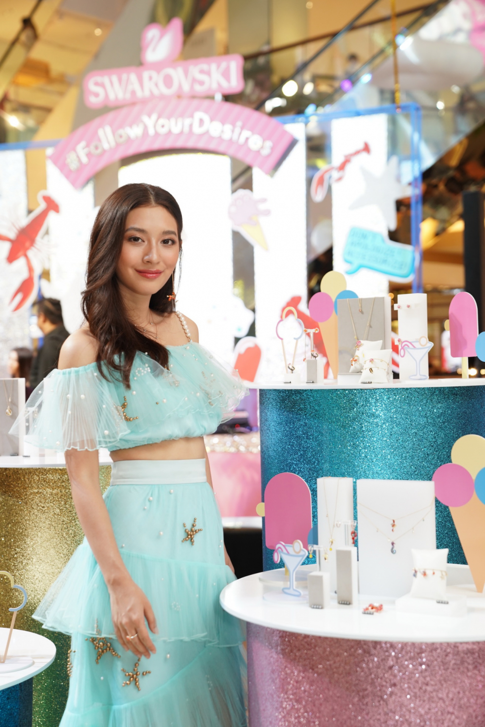 Luminous skin in a stroke