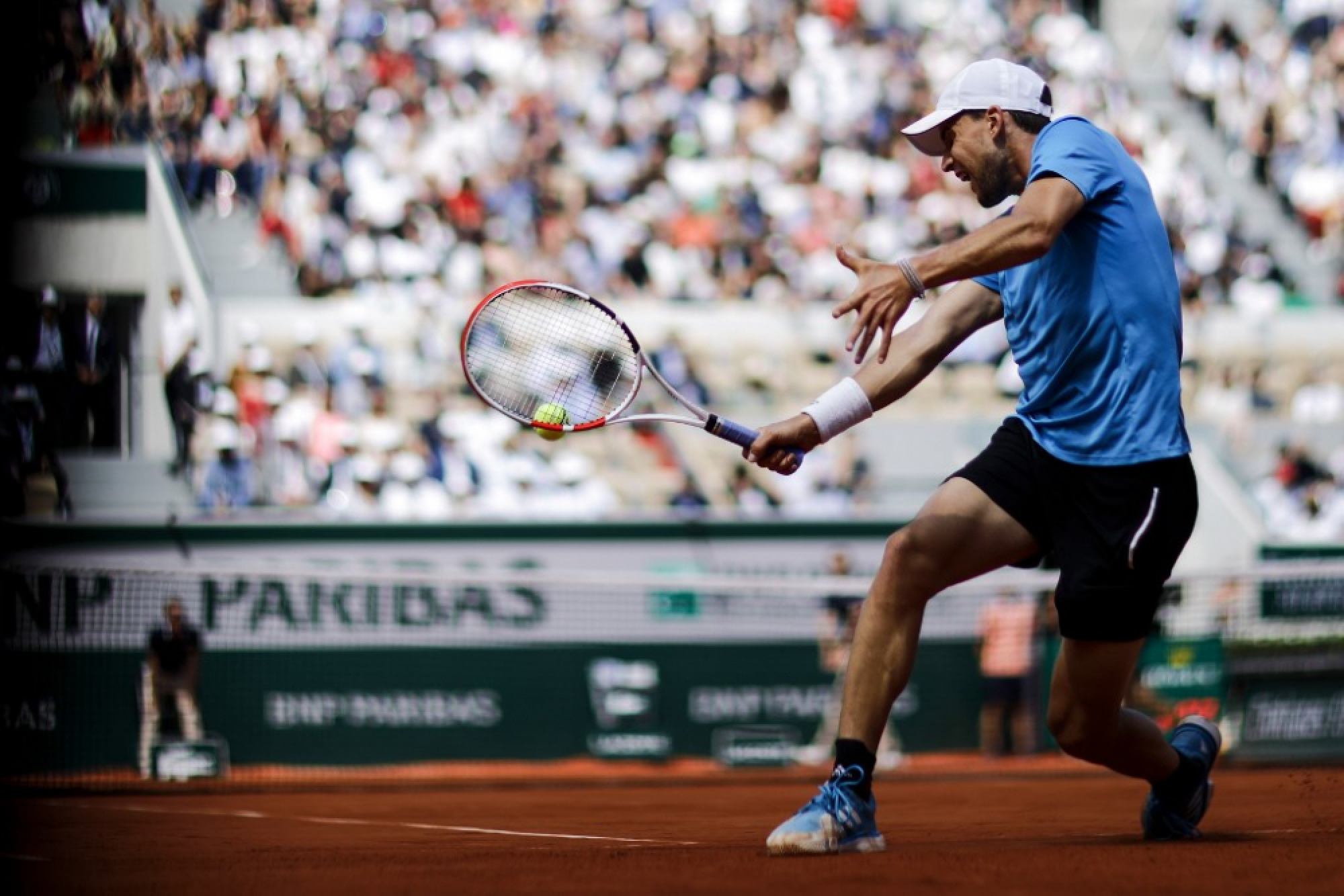 Ruthless Djokovic to face Thiem in his ninth Roland Garros semi-final