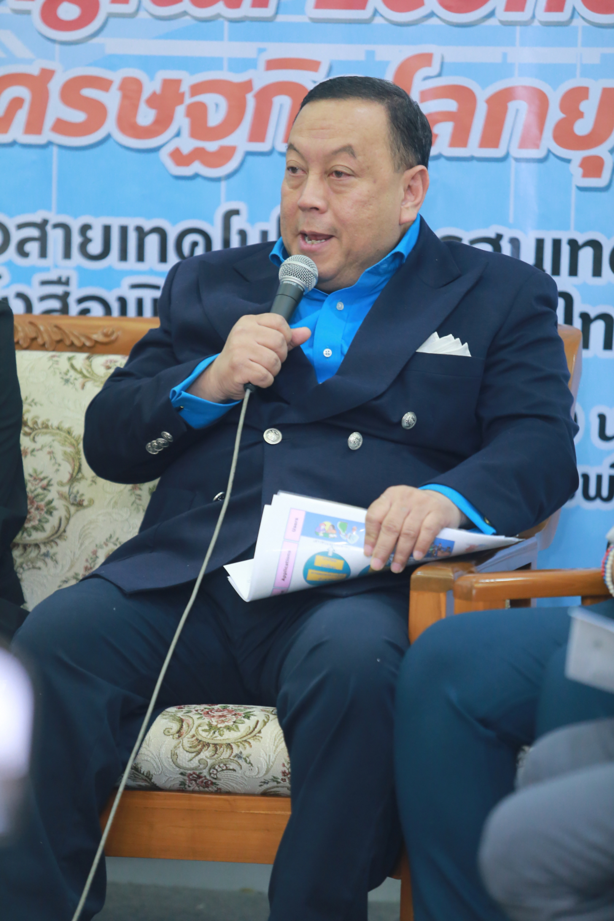 Parties vow  to get behind digital drive