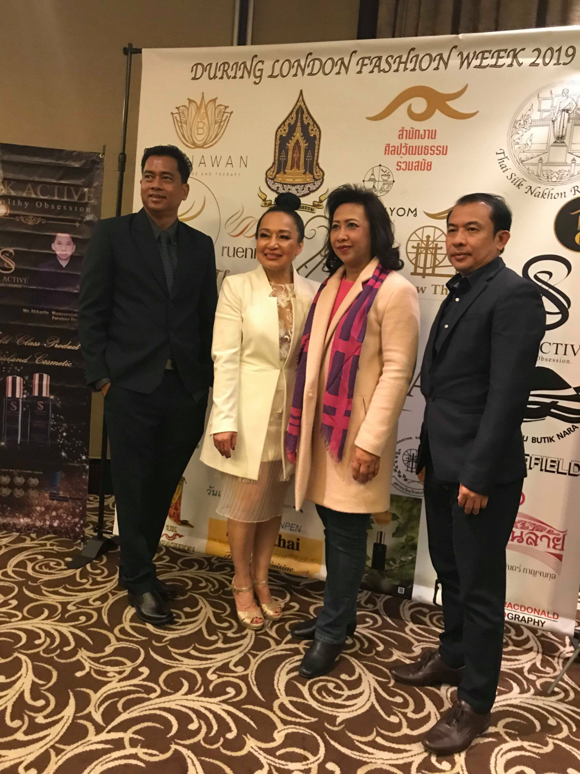 Dressed like a heroien