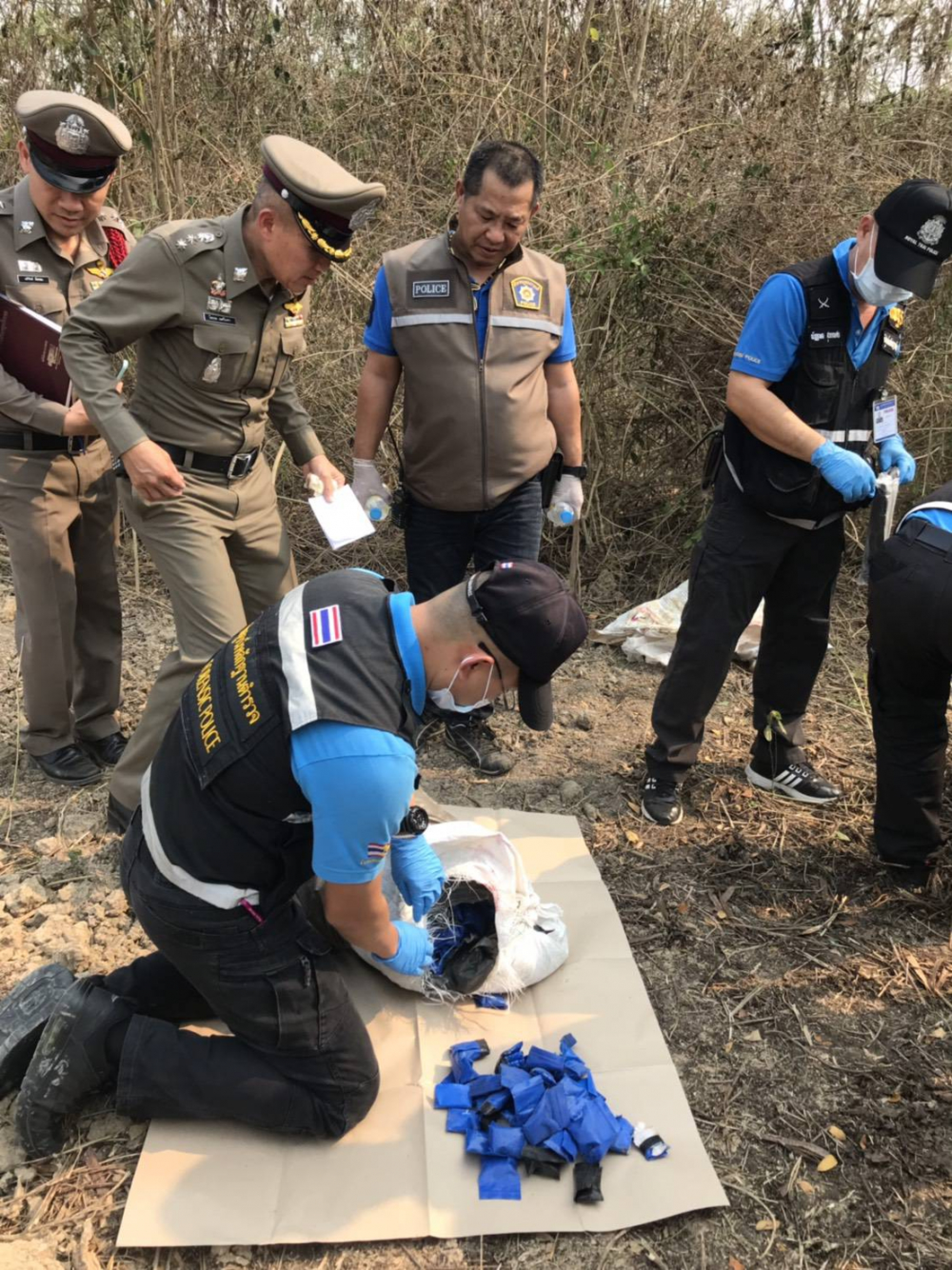 Sacks of meth pills found in Lampang woods