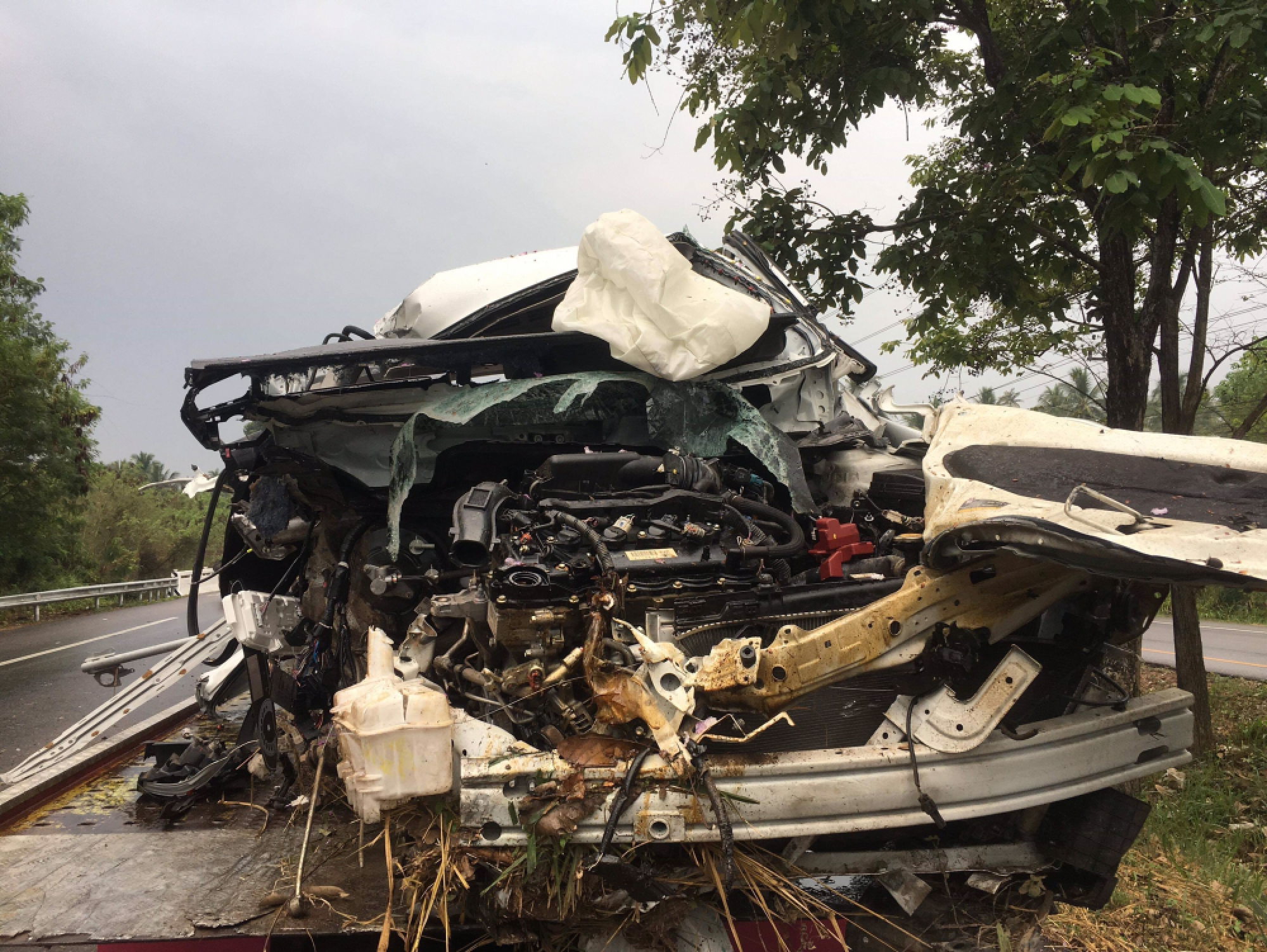 Father, daughter killed on family road trip to Krabi