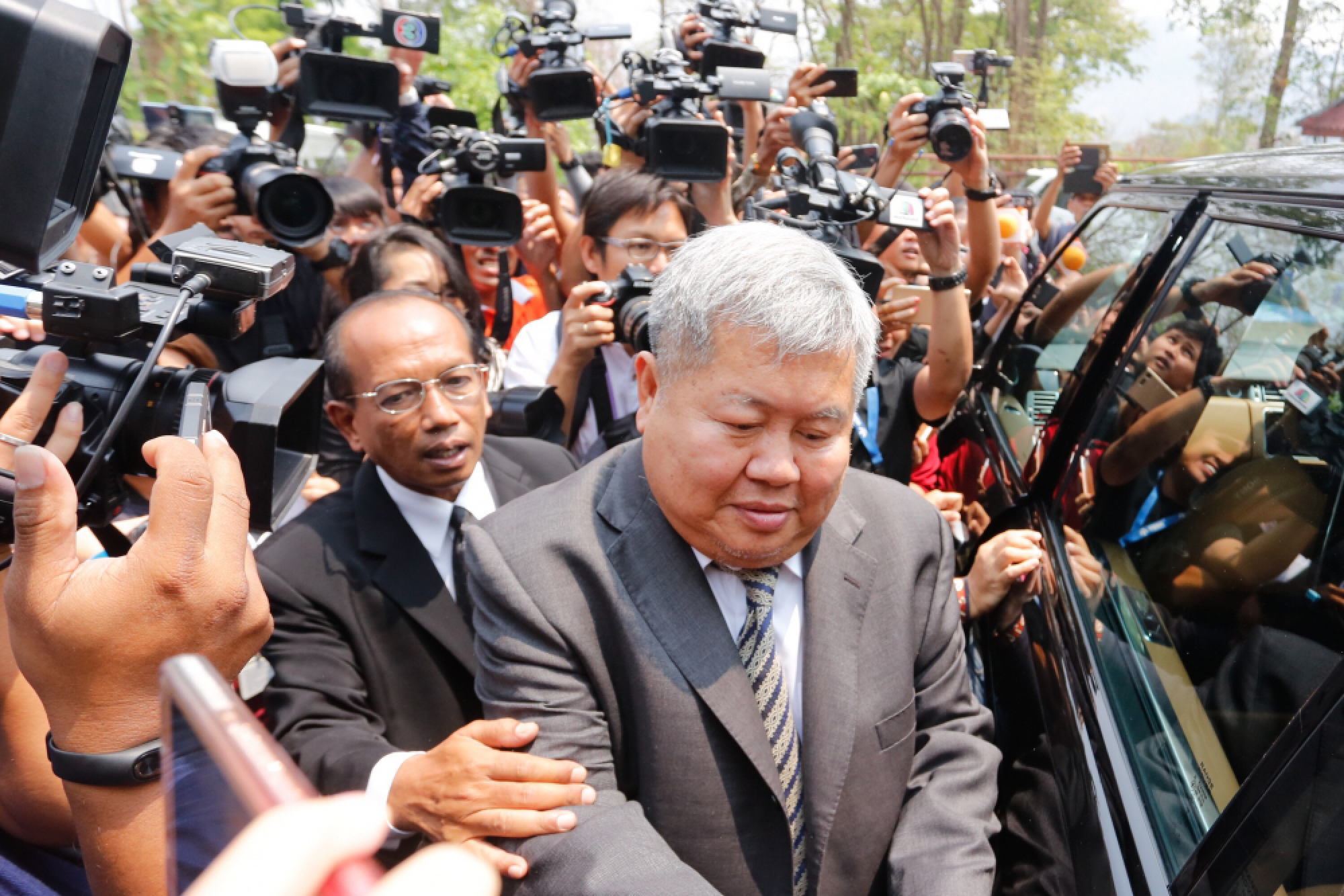 Law hunts down tycoon