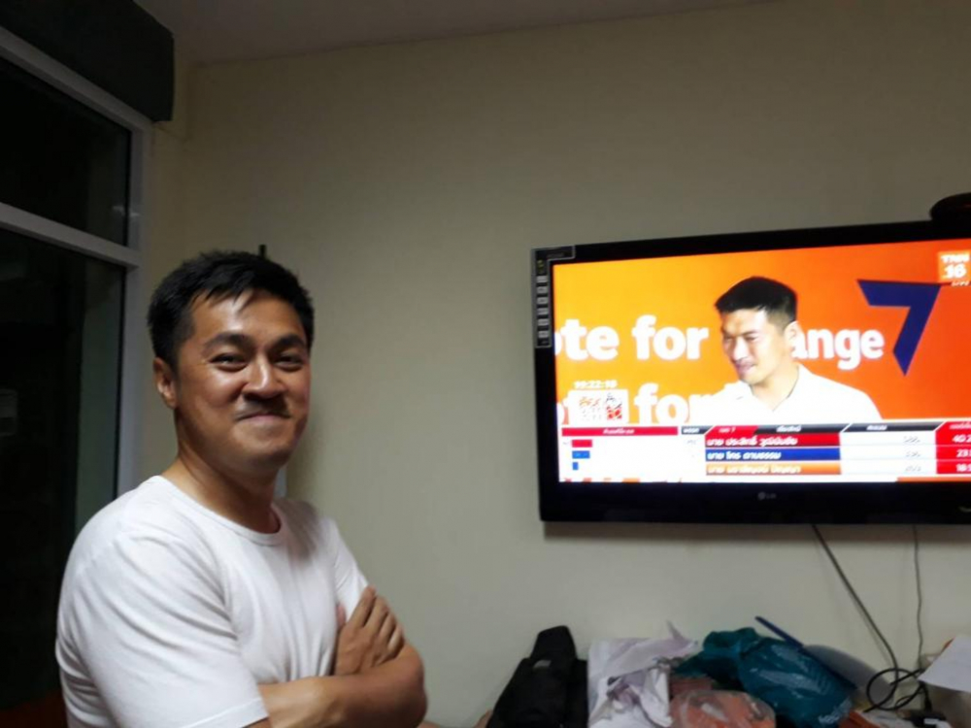 Warong blames ‘Captain Abhisit’ for sinking Democrat ship