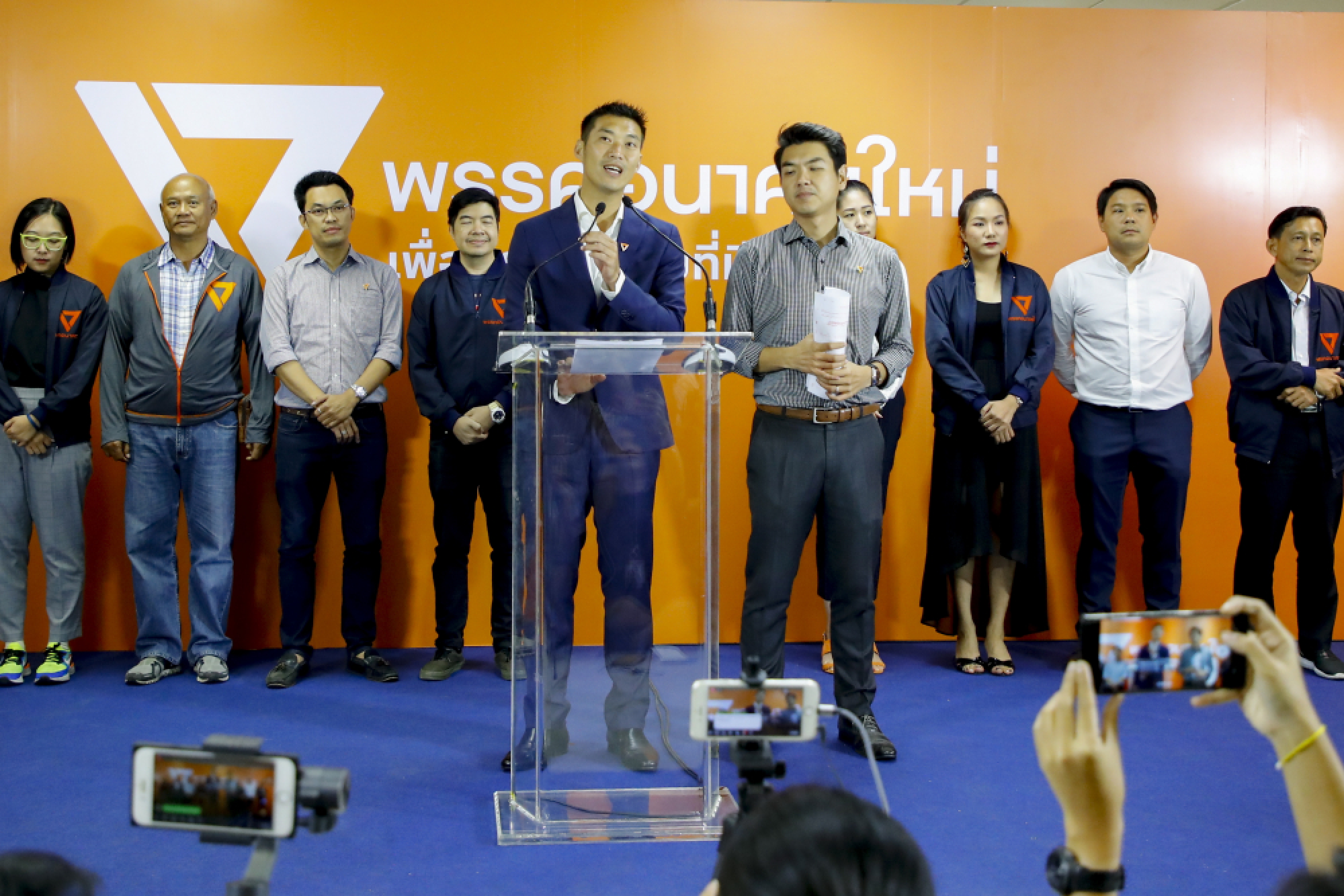 Race to muster coalition