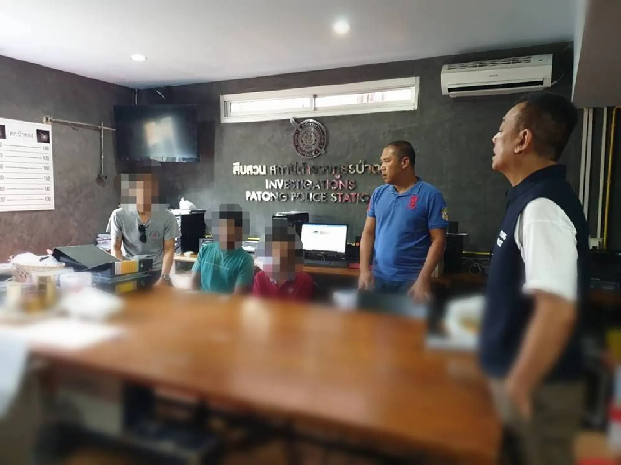 Patong taxi driver suspects arrested after tourist assaulted