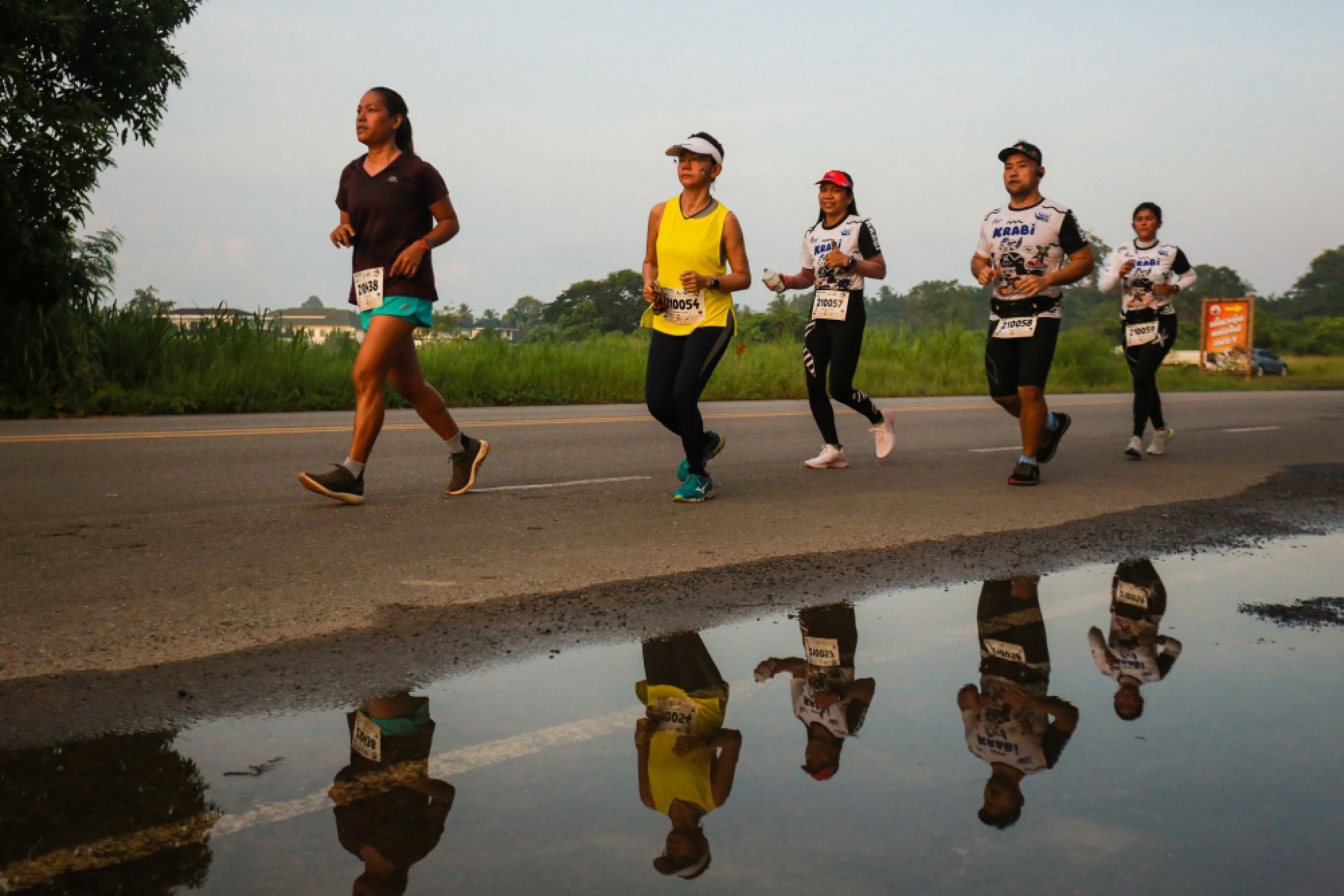 Prawit and Nikitas win opening Bangkok Airways Half Marathon