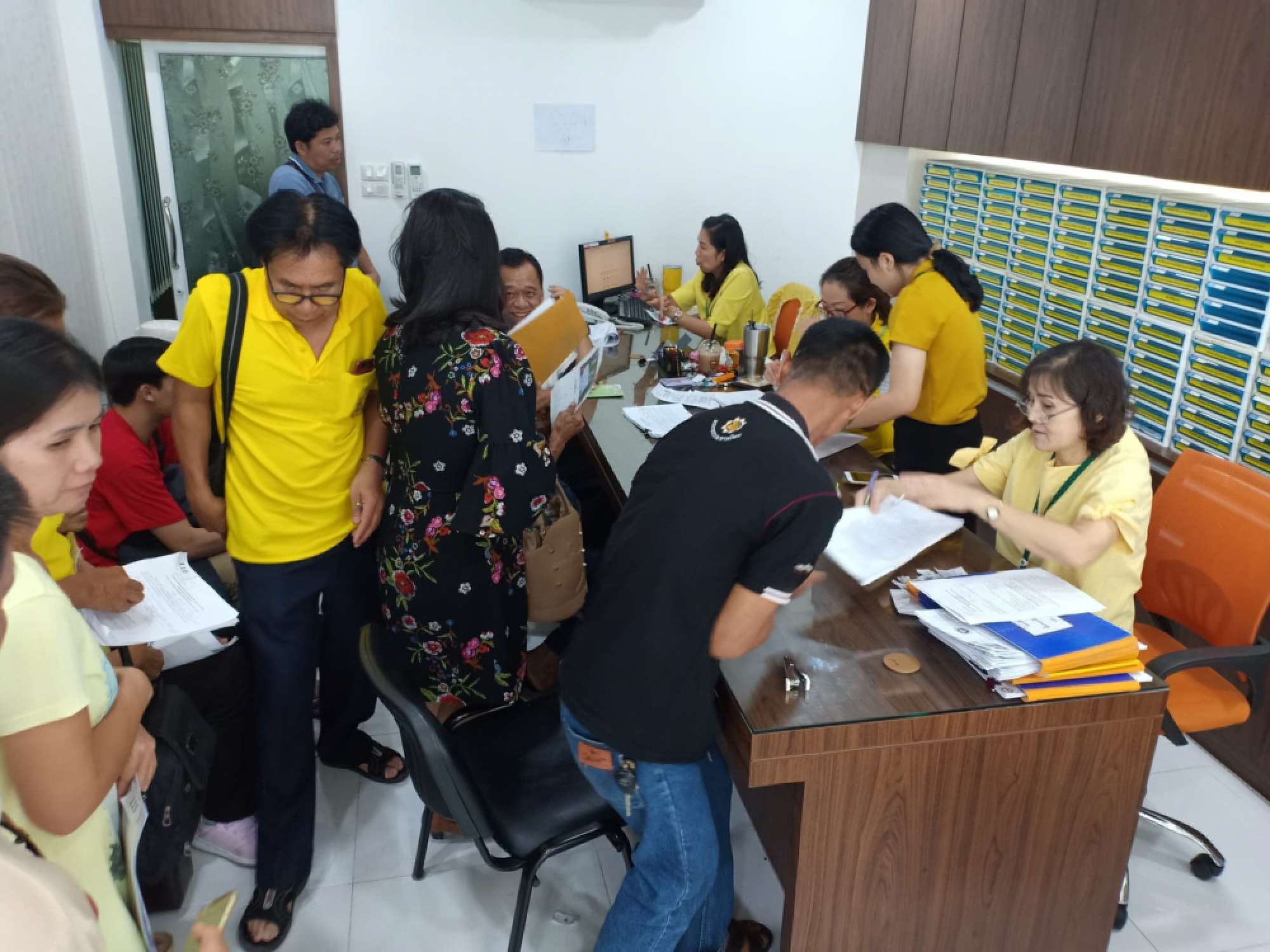 Marijuana users queue up for amnesty on last day