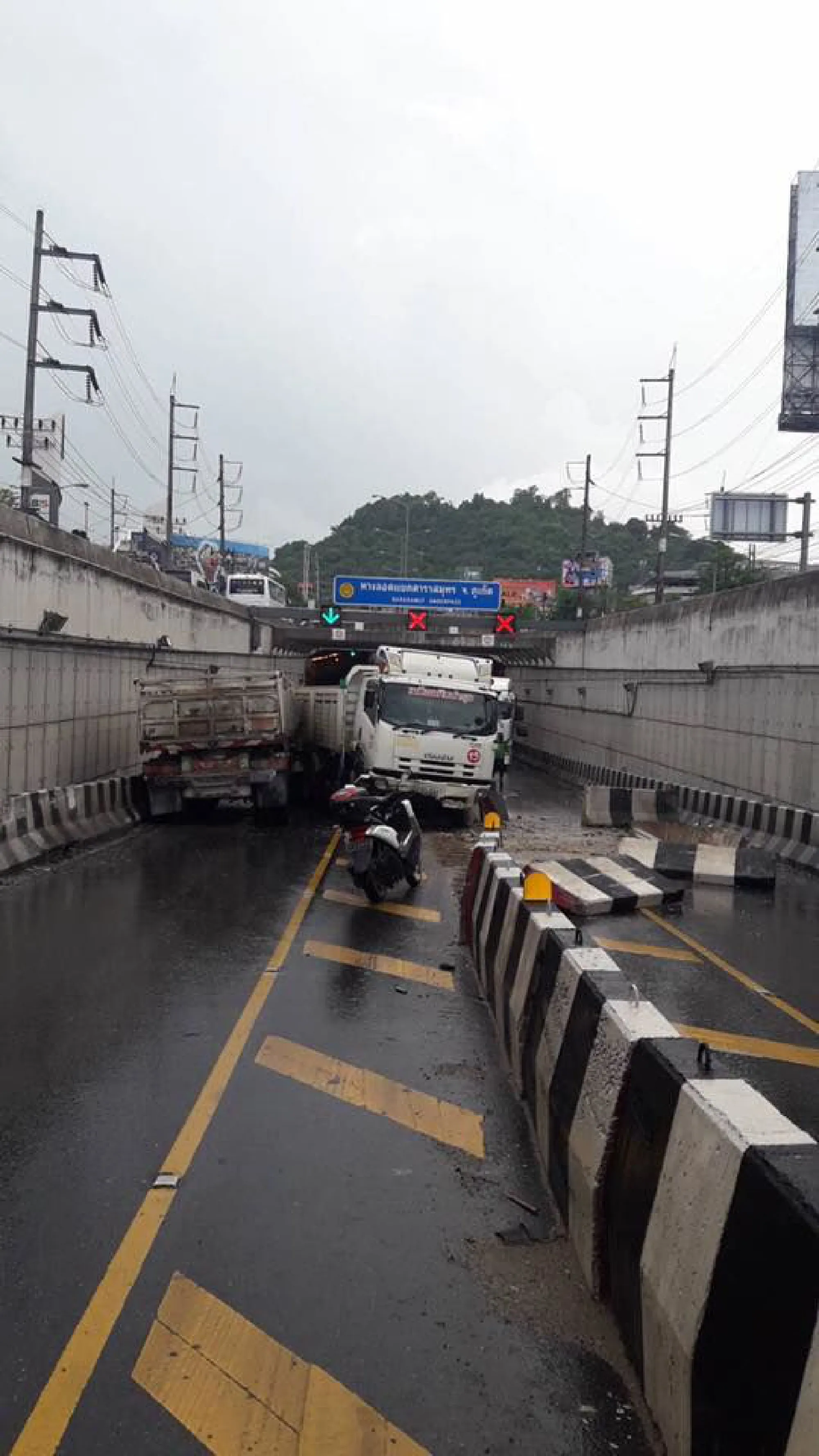 Truck loses control in Phuket underpass