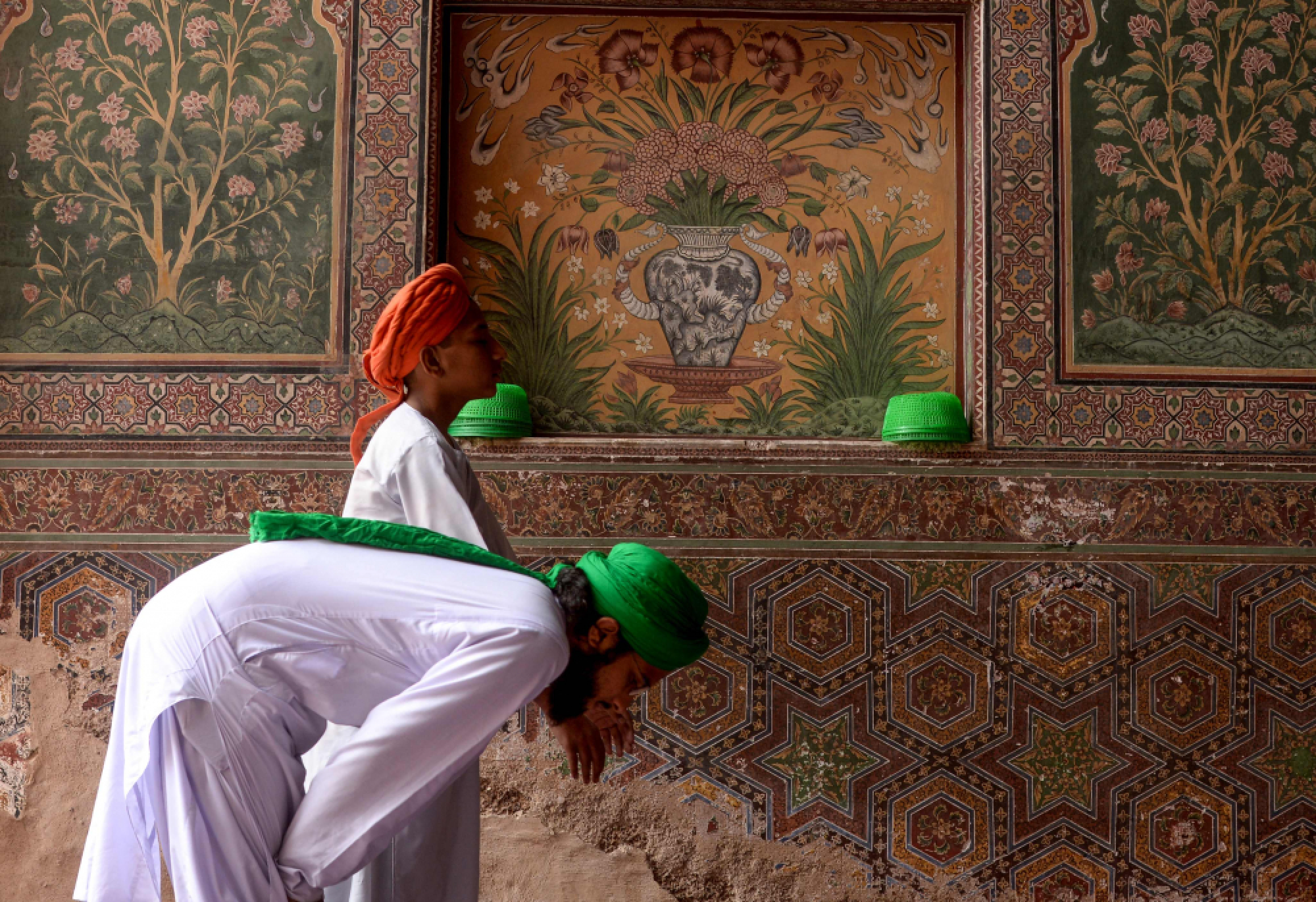 A destination seen through rose-tined specs?