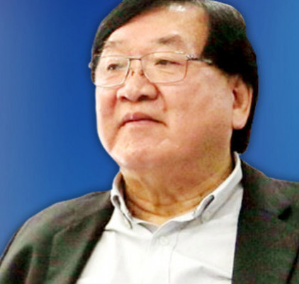 Deputy Agriculture and Cooperatives Minister Praphat Phothasuthon 