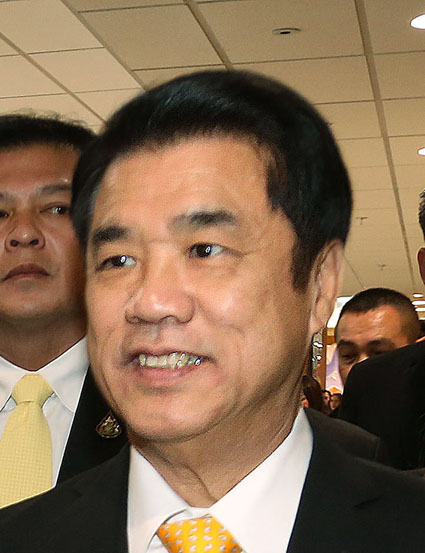 Industry Minister Suriya Juangroongruangkit 