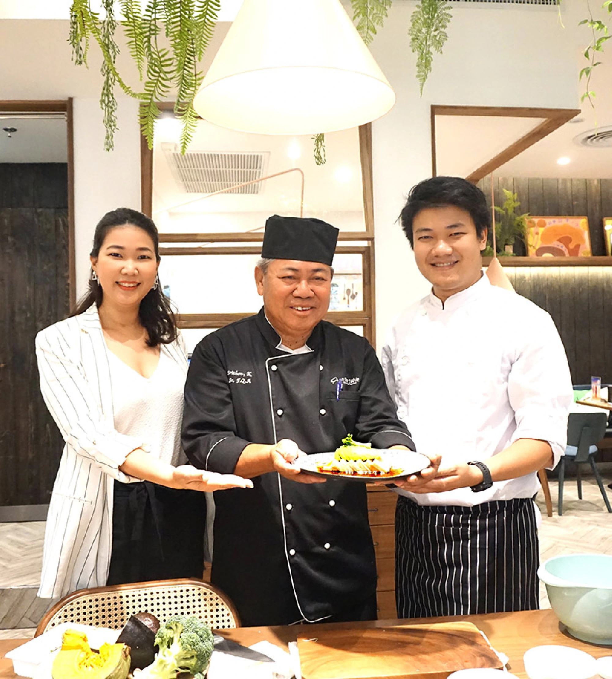 New-look ‘On the Table, Tokyo Café’ now for vegetarians too