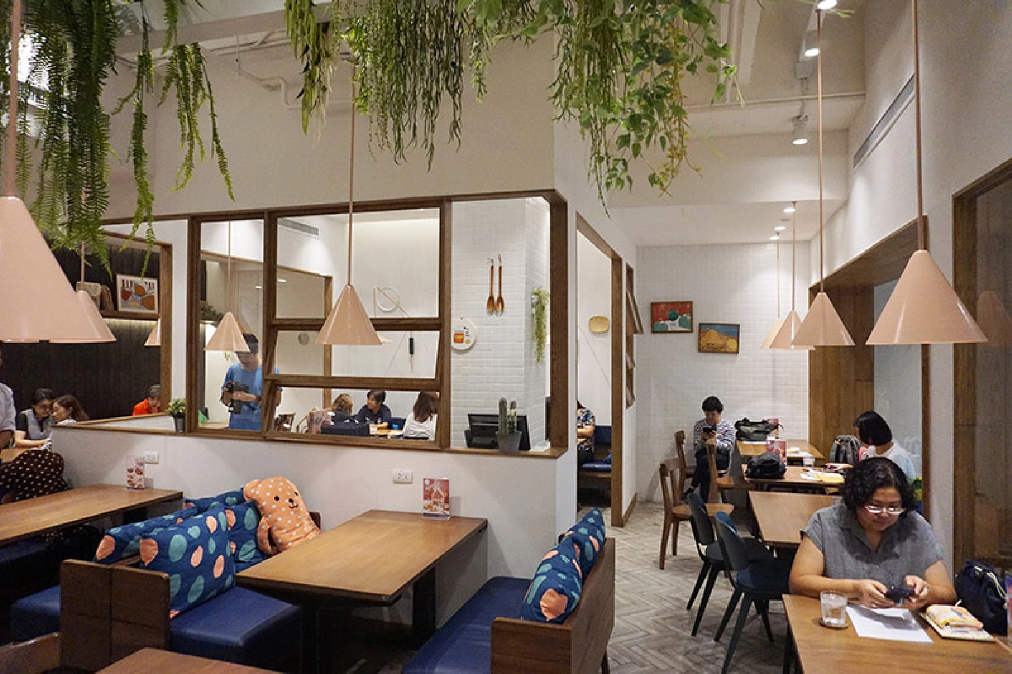 New-look ‘On the Table, Tokyo Café’ now for vegetarians too
