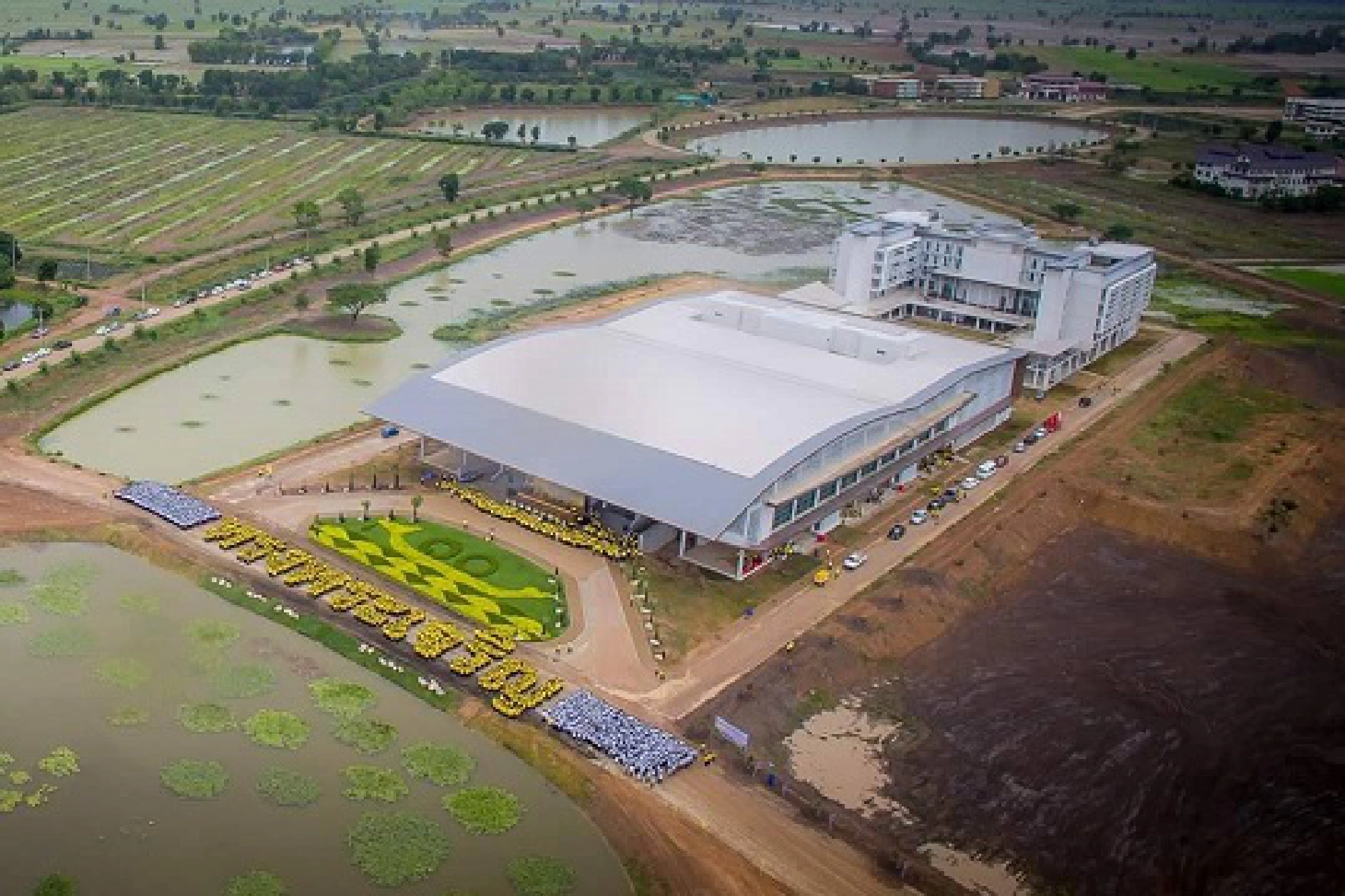 Uttaradit students send love on a massive scale