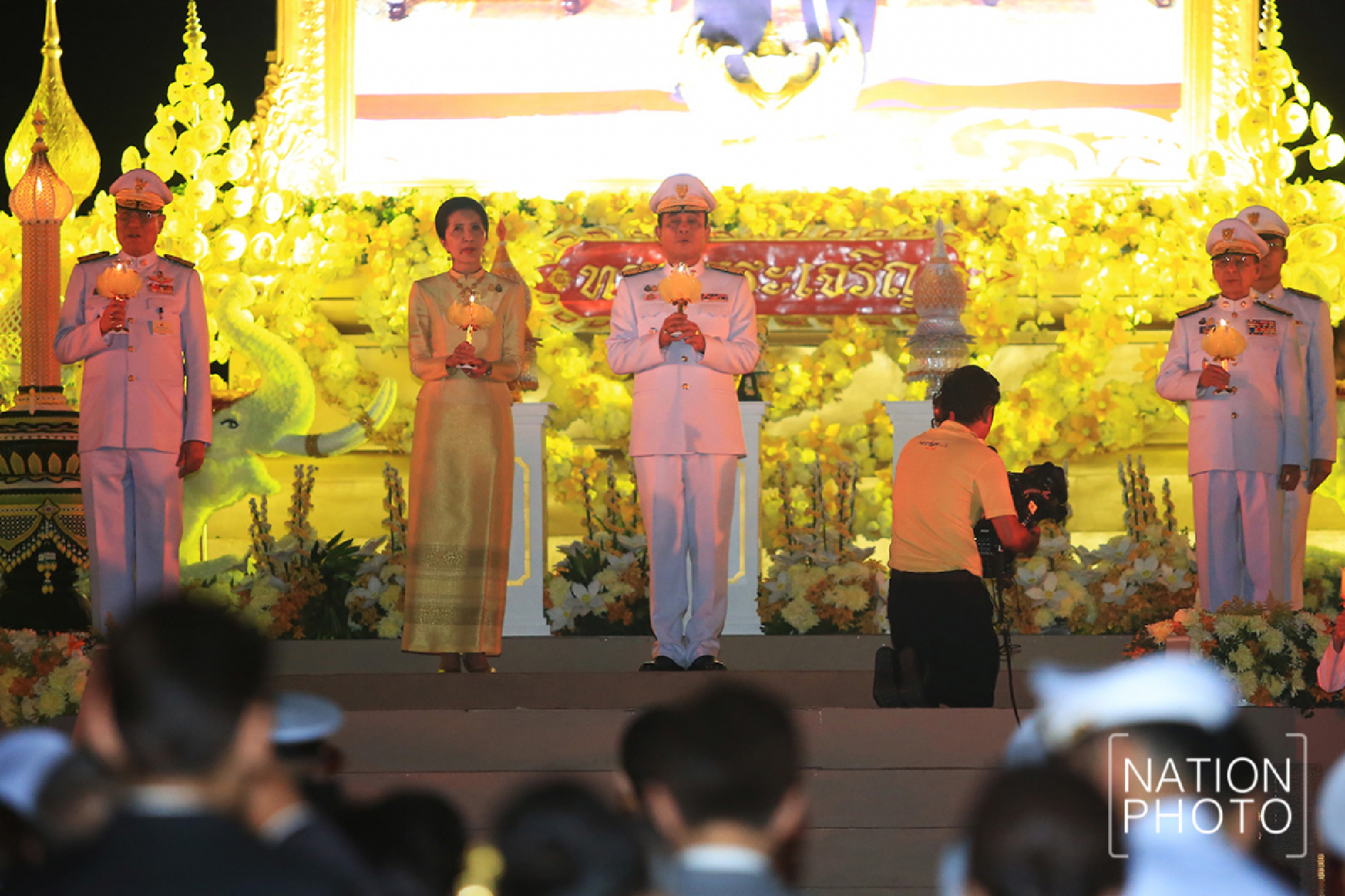Mass candle lighting ceremony marks King’s birthday