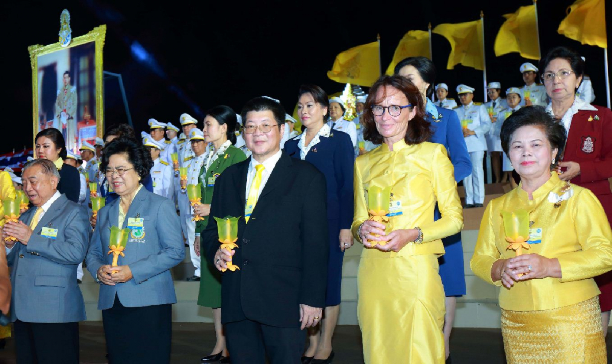 Dtac joins the country in wishing happy birthday for His Majesty