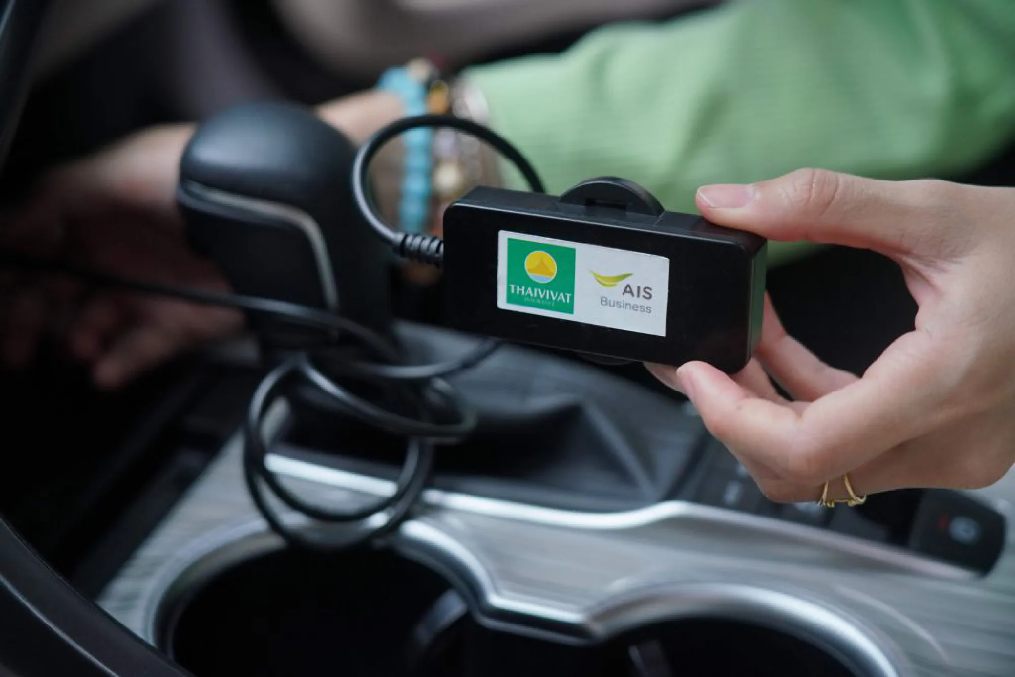 AIS applies IoT solution to Thaivivat ‘on-off’ insurance coverage