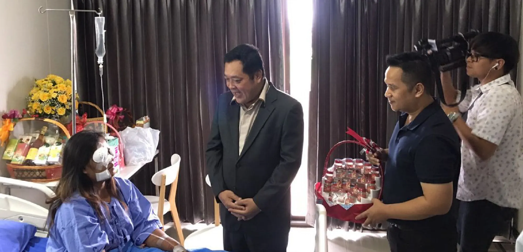 Opposition parties visit bomb victims