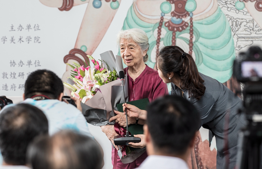 Chang Shana at the exhibition opening at the Tsinghua University Art Museum on July 15.[Photo provided to China Daily]