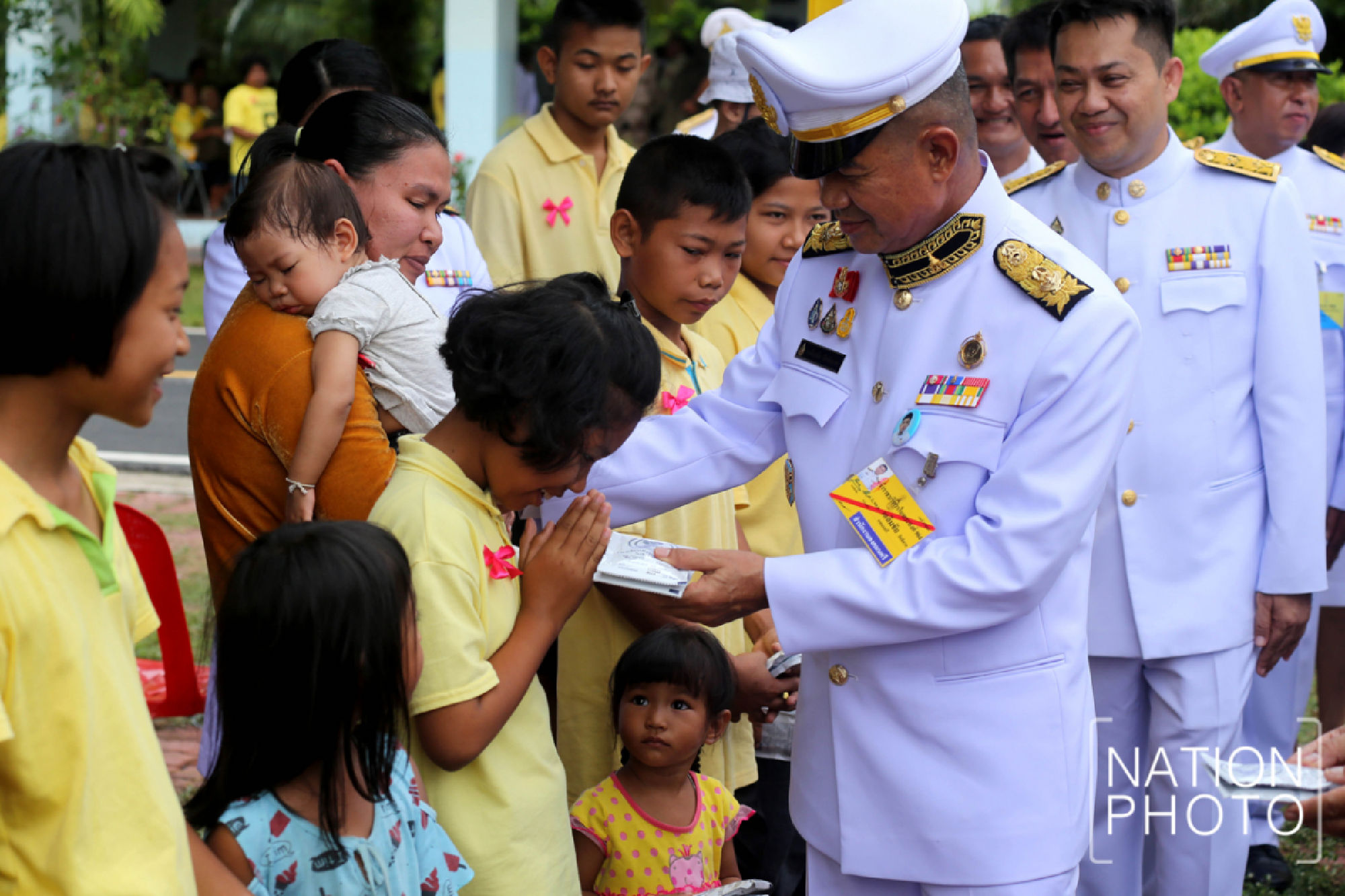 King provides aid to Songkhla forest-fire victims