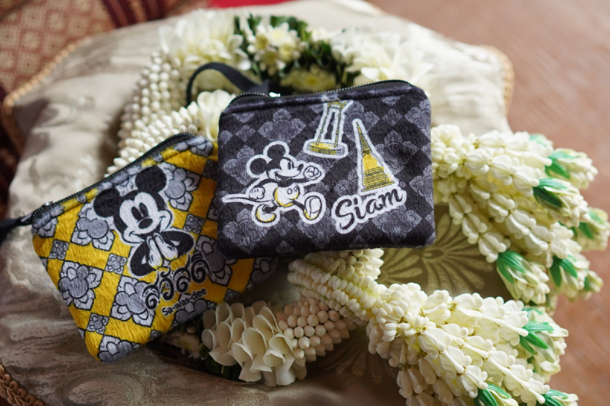 Mickey and Minnie go Thai