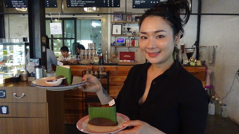Pattanaree Tangjitueaboon, owner of Rabbit Mafia cake shop