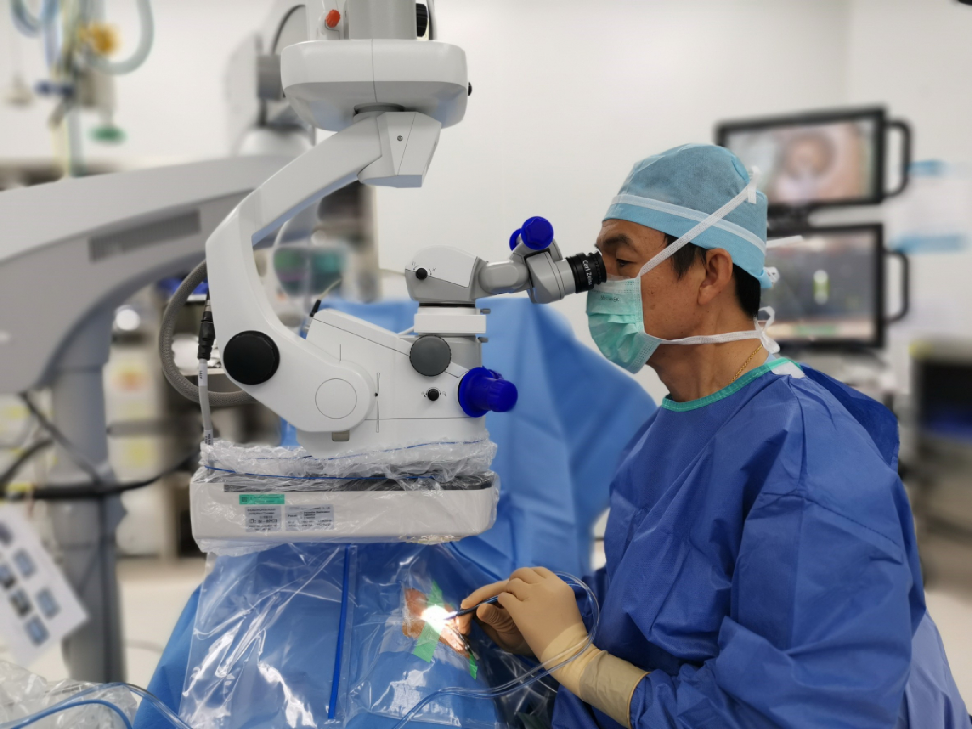 Associate Professor Dr Prin Rojanapongpun, an ophthalmologist specializing in cataract treatment.