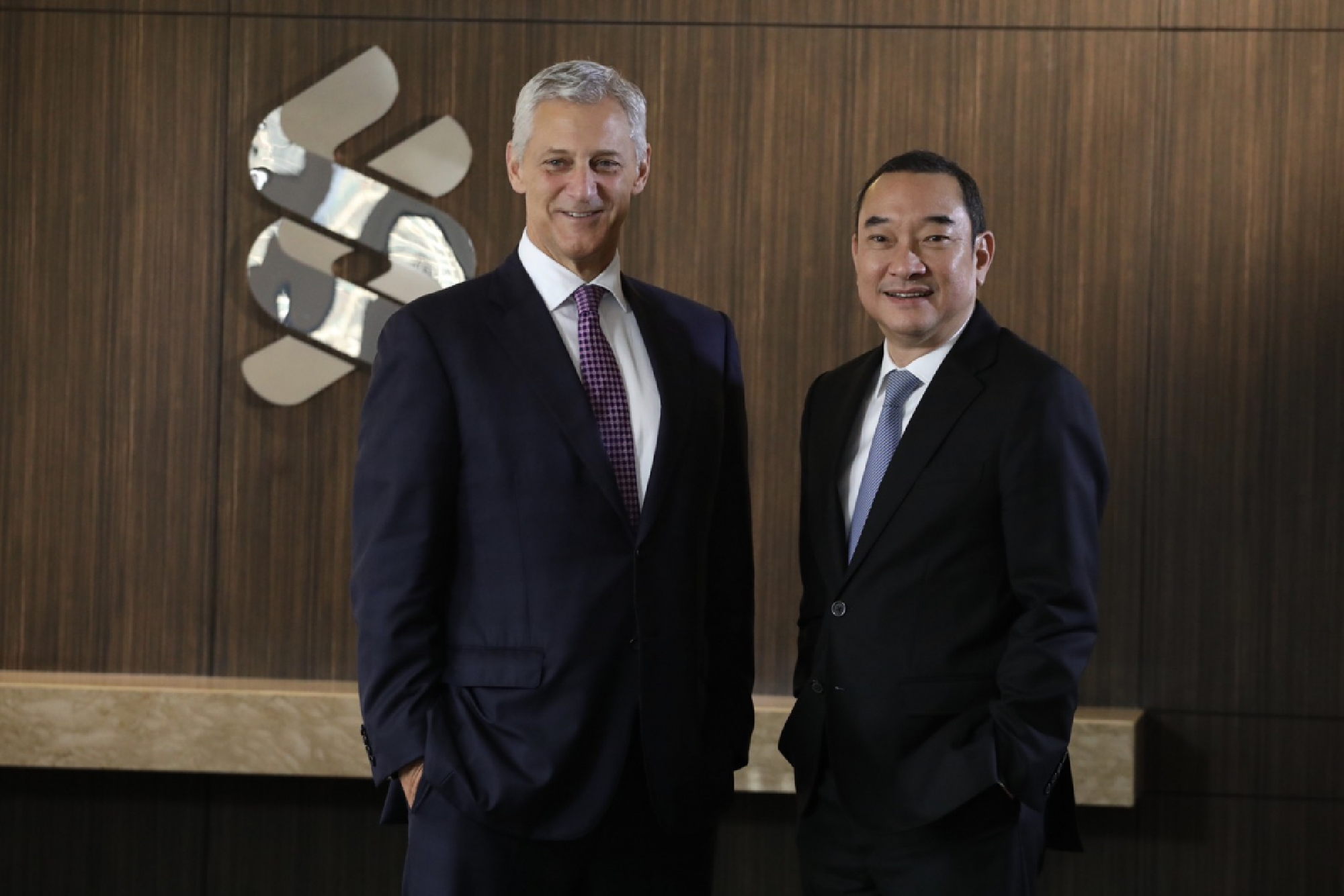 From left: Bill Winters and Plakorn Wanglee