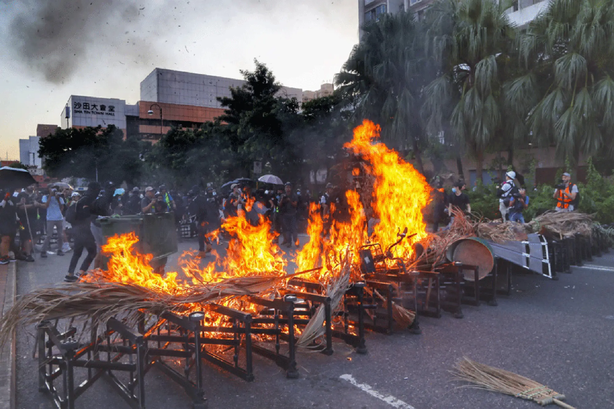 Rampage in Sha Tin as protesters continue violence