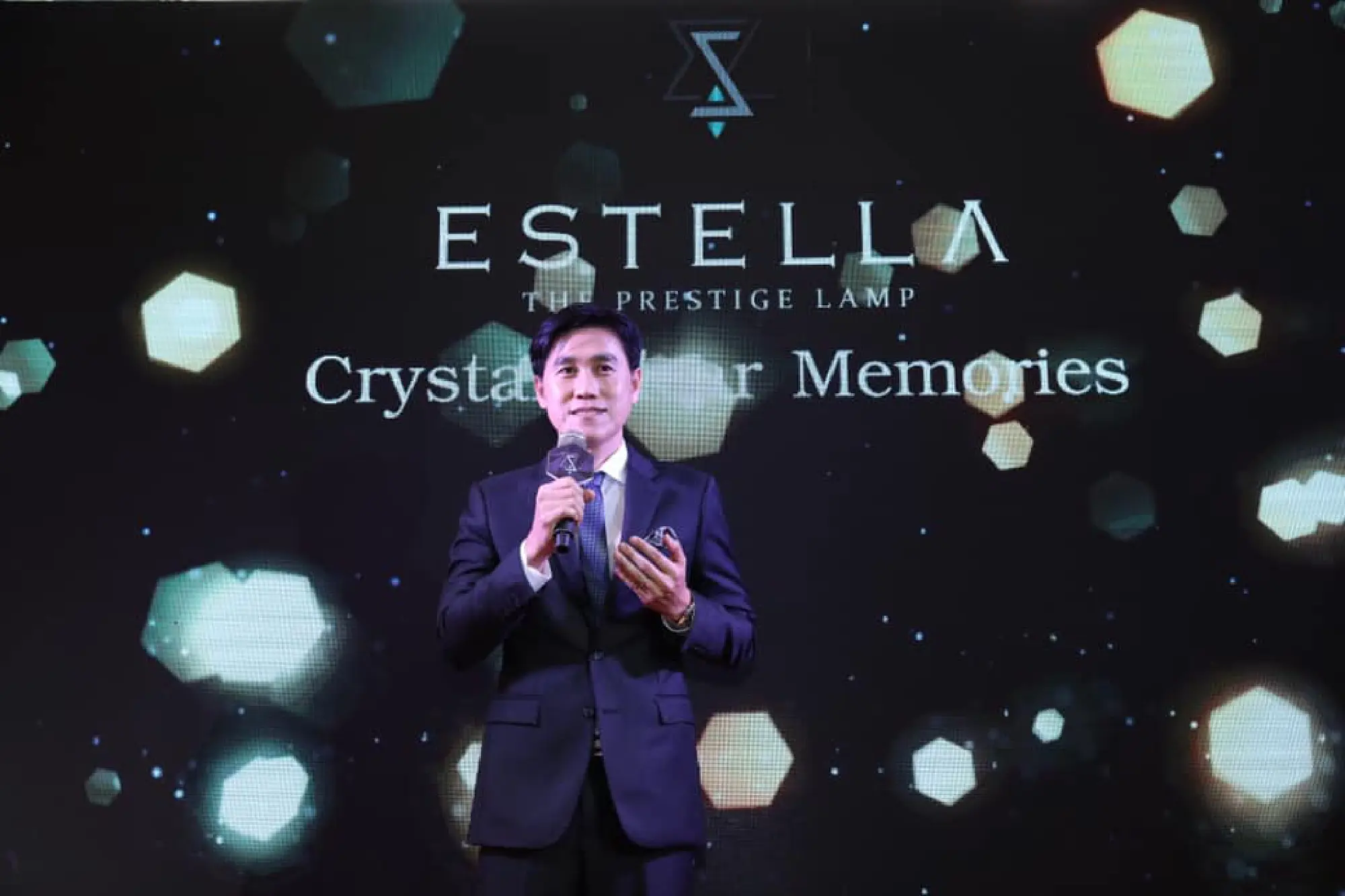 Thai chandelier seller becomes exclusive dealer for Egyptian crystal firm