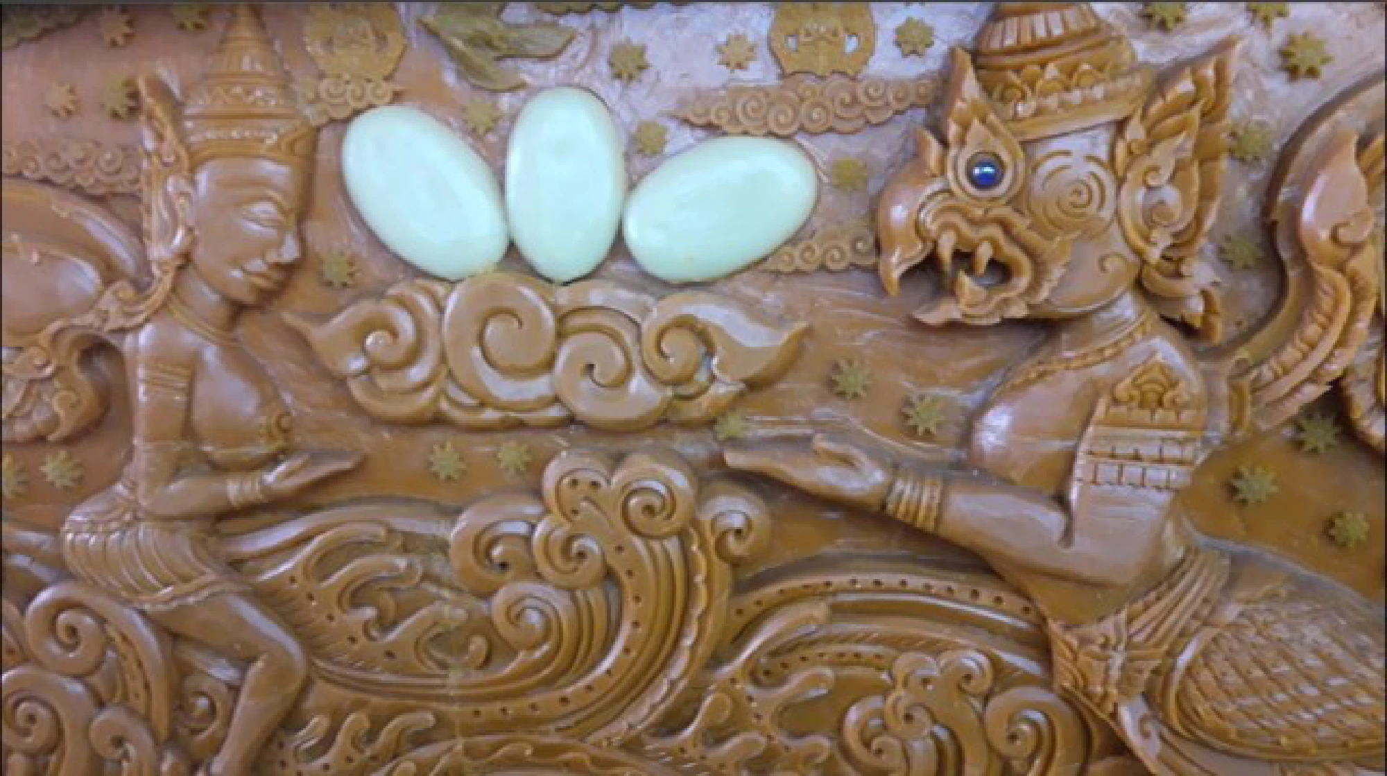 ‘Great white crow’ folk tale comes alive in wax carving to mark end of Buddhist Lent