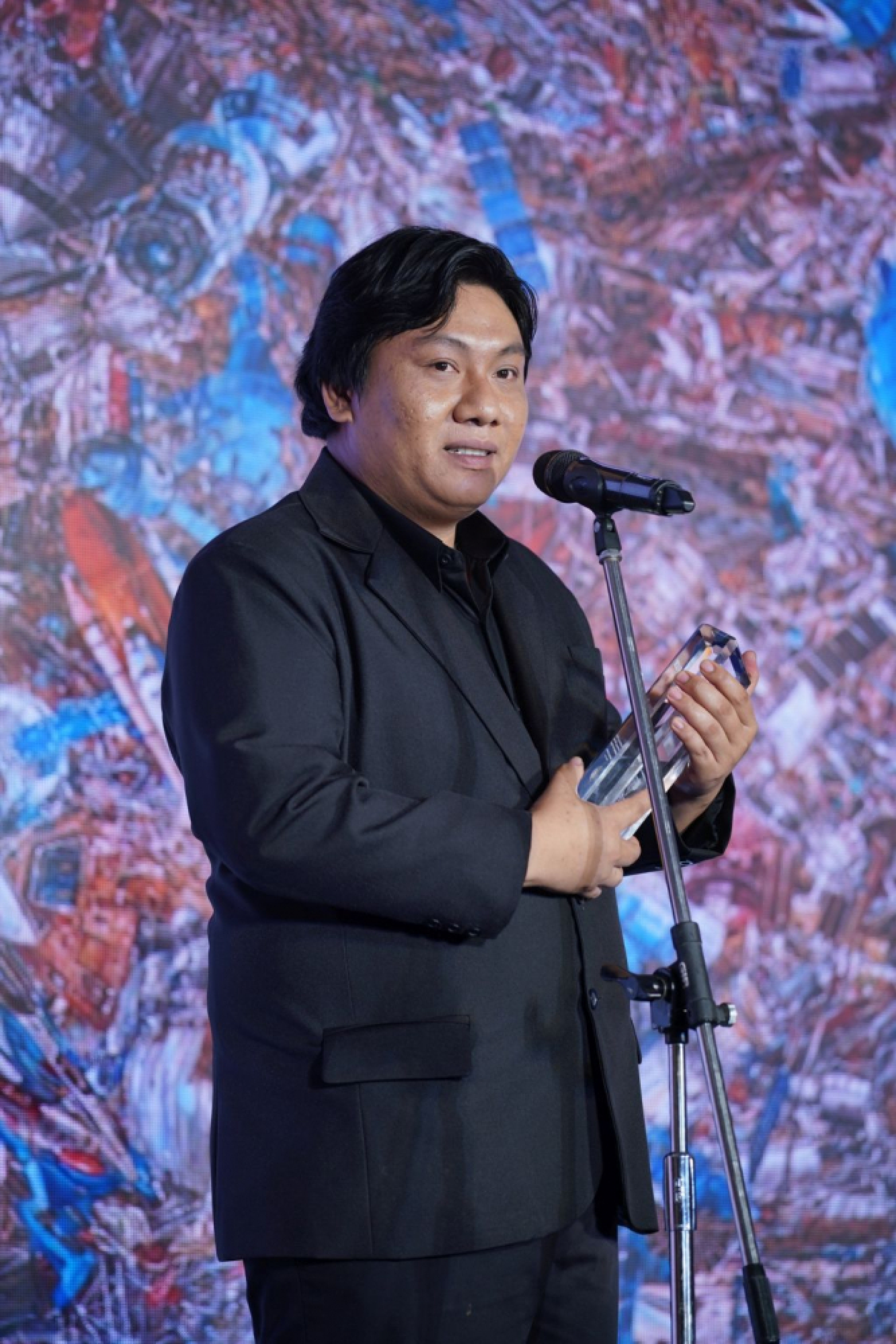 UOB Thai honours winners of annual painting competition 