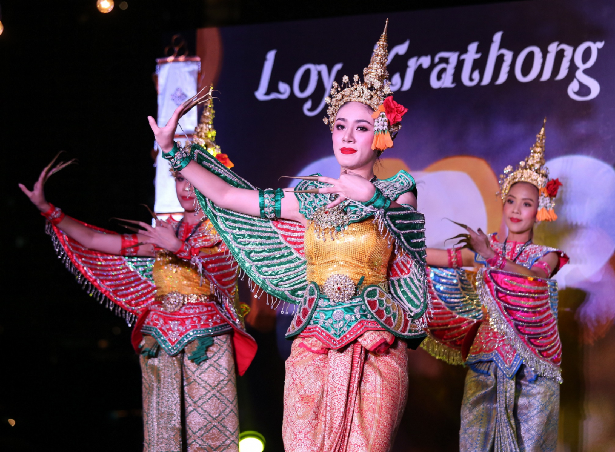 Royal Orchid prepares Lanna Loy Krathong