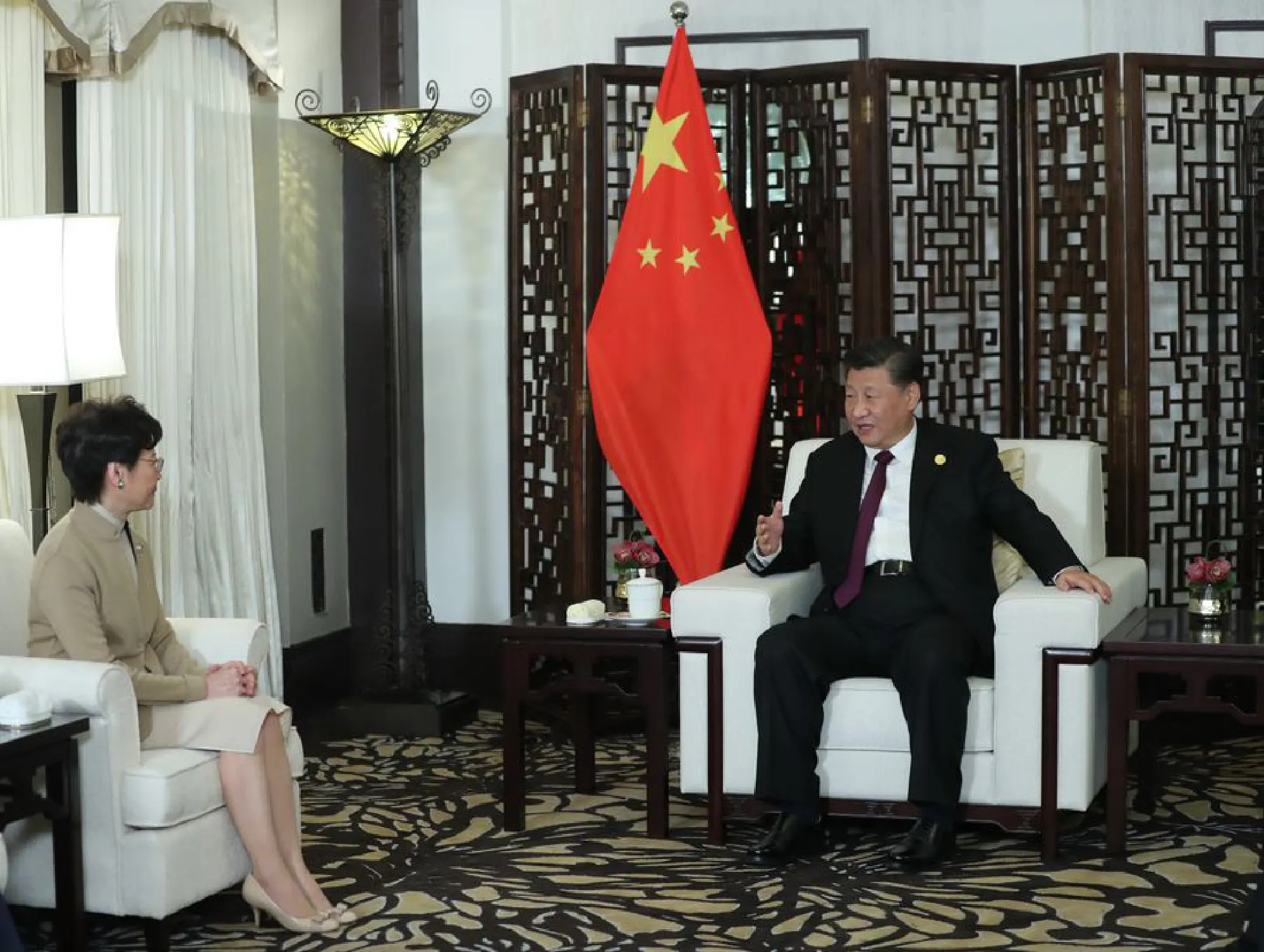 Xi meets HKSAR chief executive