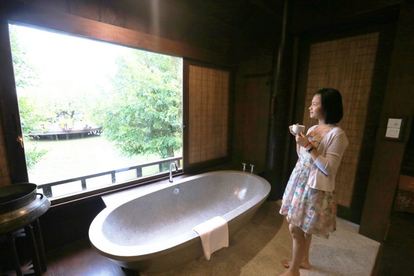 Mane Hariharalaya is a village-style resort with 34 luxurious traditional Khmer bungalows. Photo credit: Hong Menea