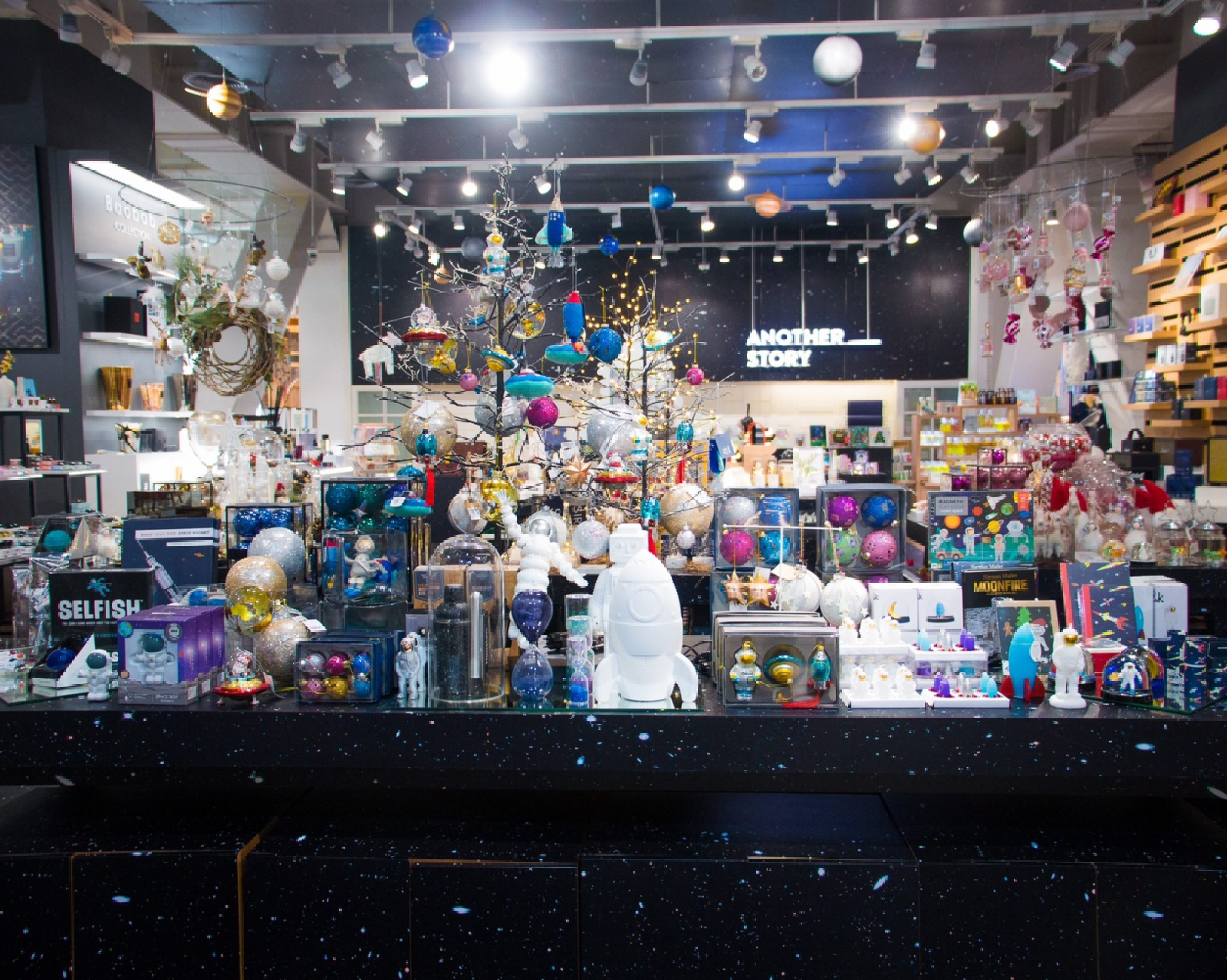 Santa’s sleigh heads to the moon