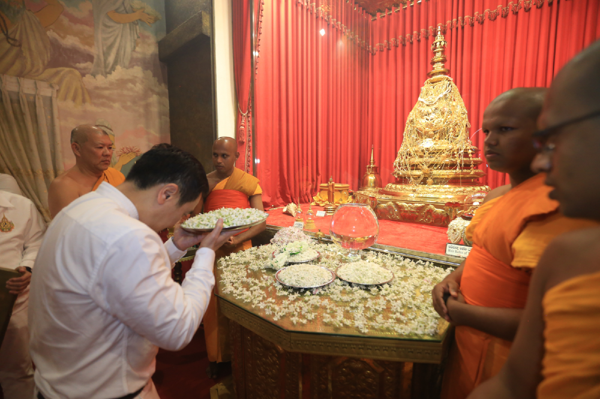 Sacred hair relic of the Buddha to enshrine in Thailand