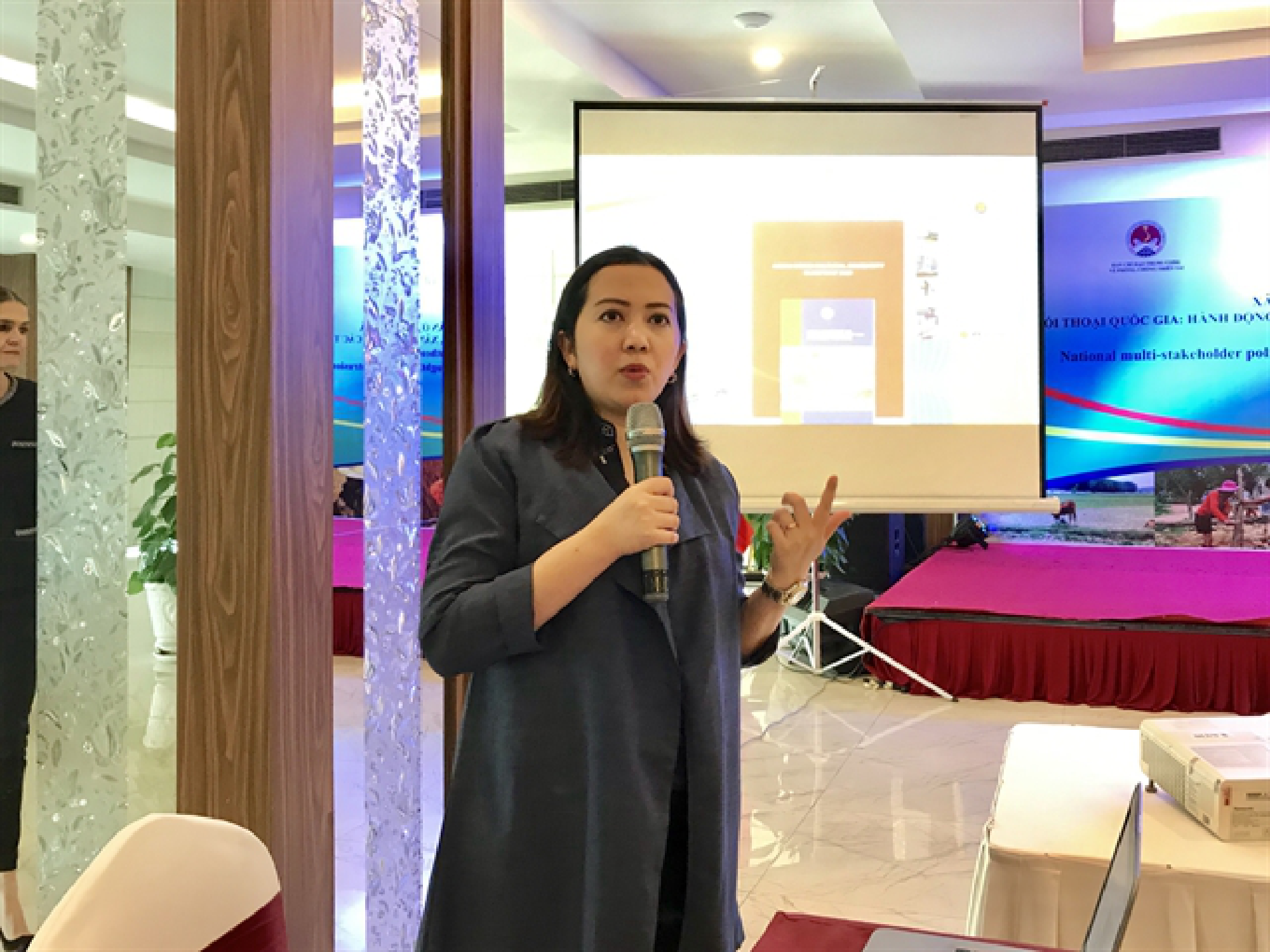 Intani Nur Kusuma, senior officer at the Disaster Management and Humanitarian Assistance Division, speaks at the Building Resilience Drought Southeast Asia dialogue held yesterday in Cần Thơ. VNS Photo Bồ Xuân Hiệp