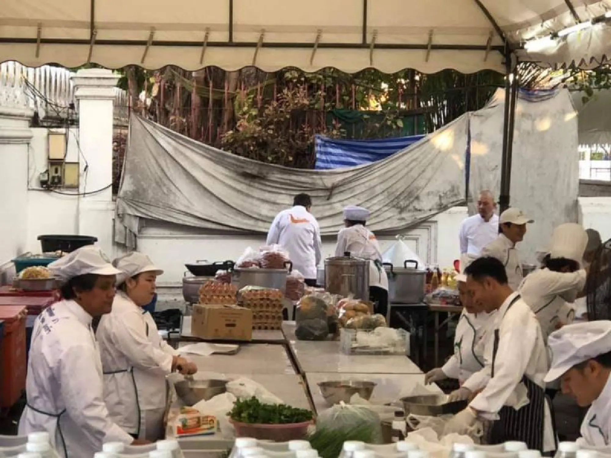 Public readies for royal barge procession