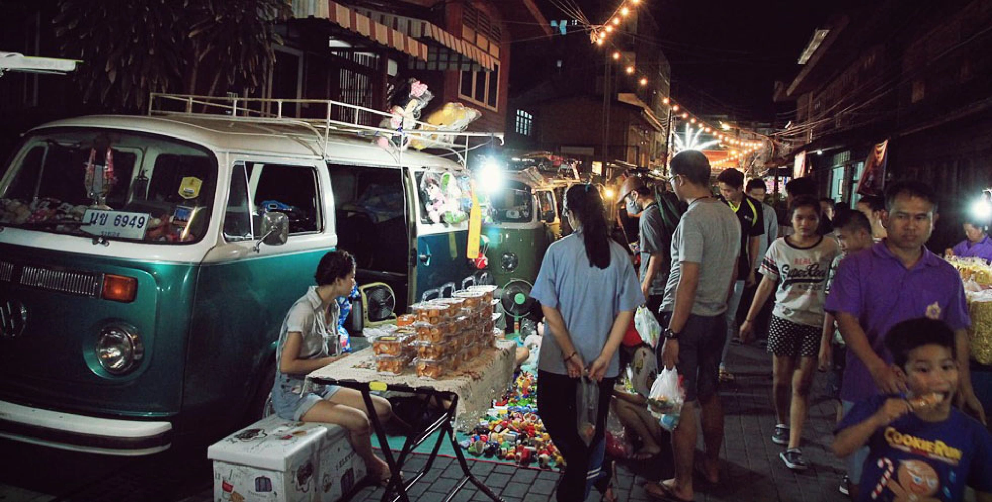 Yomjinda walking street, Rayong (Photo Credit: Ministry of Tourism and Sports)
