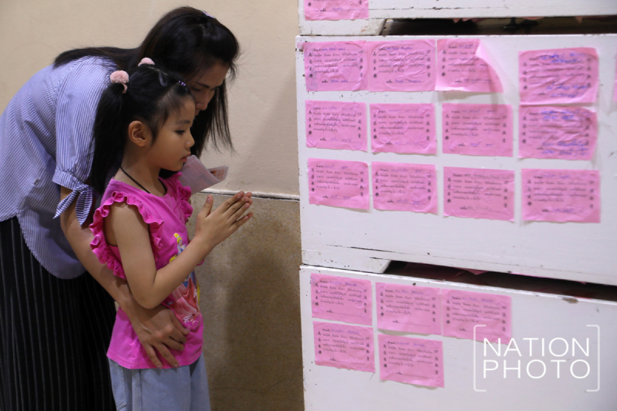 [Gallery] Bangkokians make merits at Wat Hua Lamphong