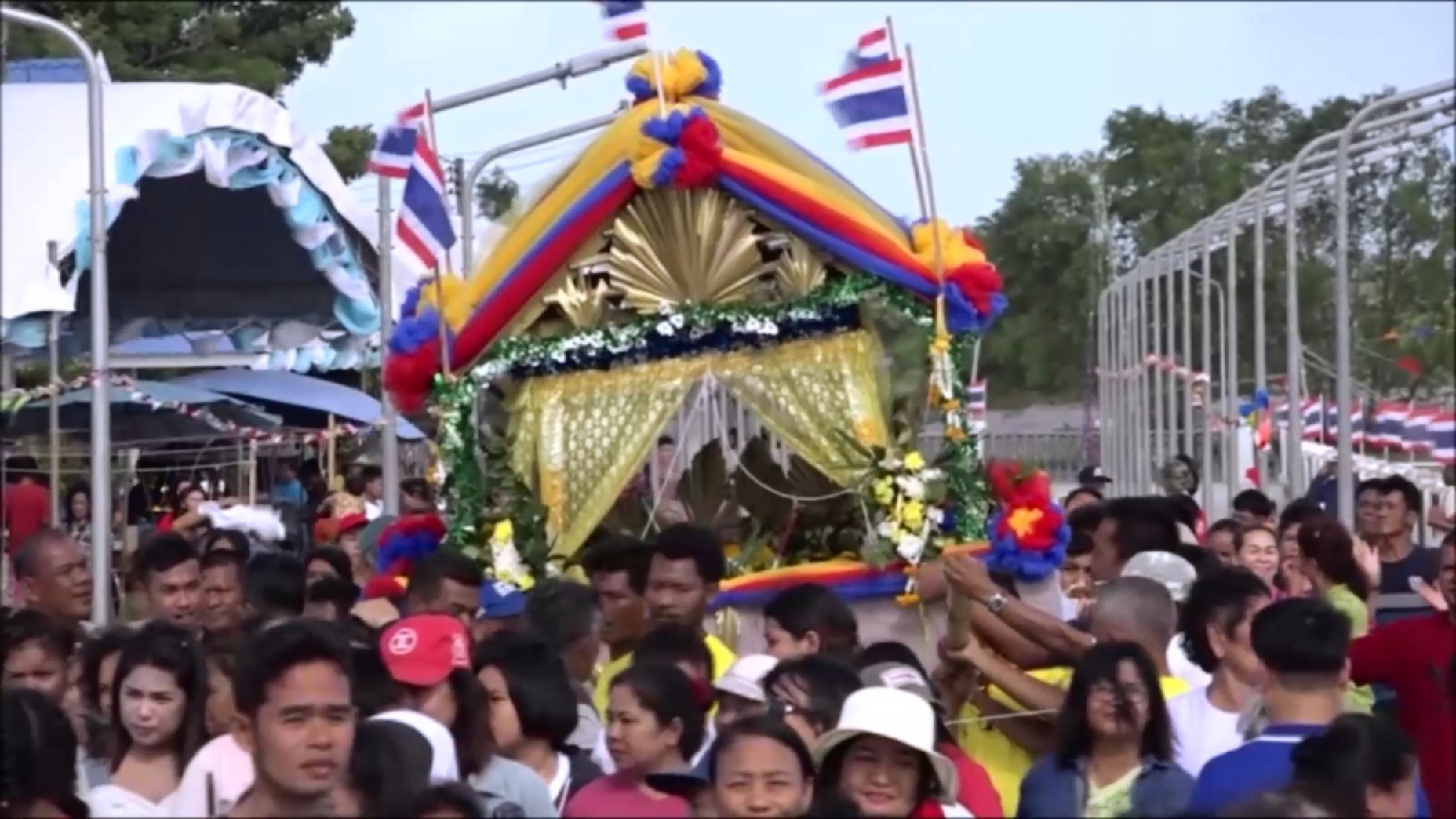 Songkhla’s raft festival promises a good year ahead