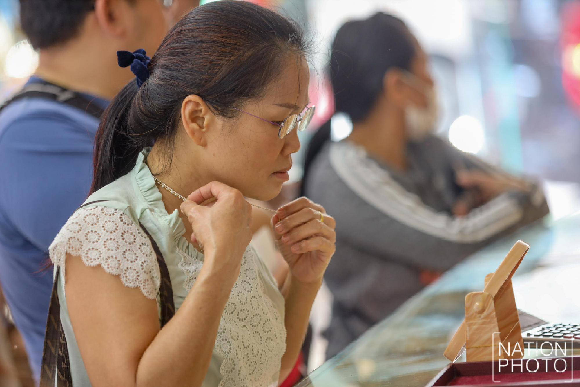 Gold falls as US refrains from retaliation