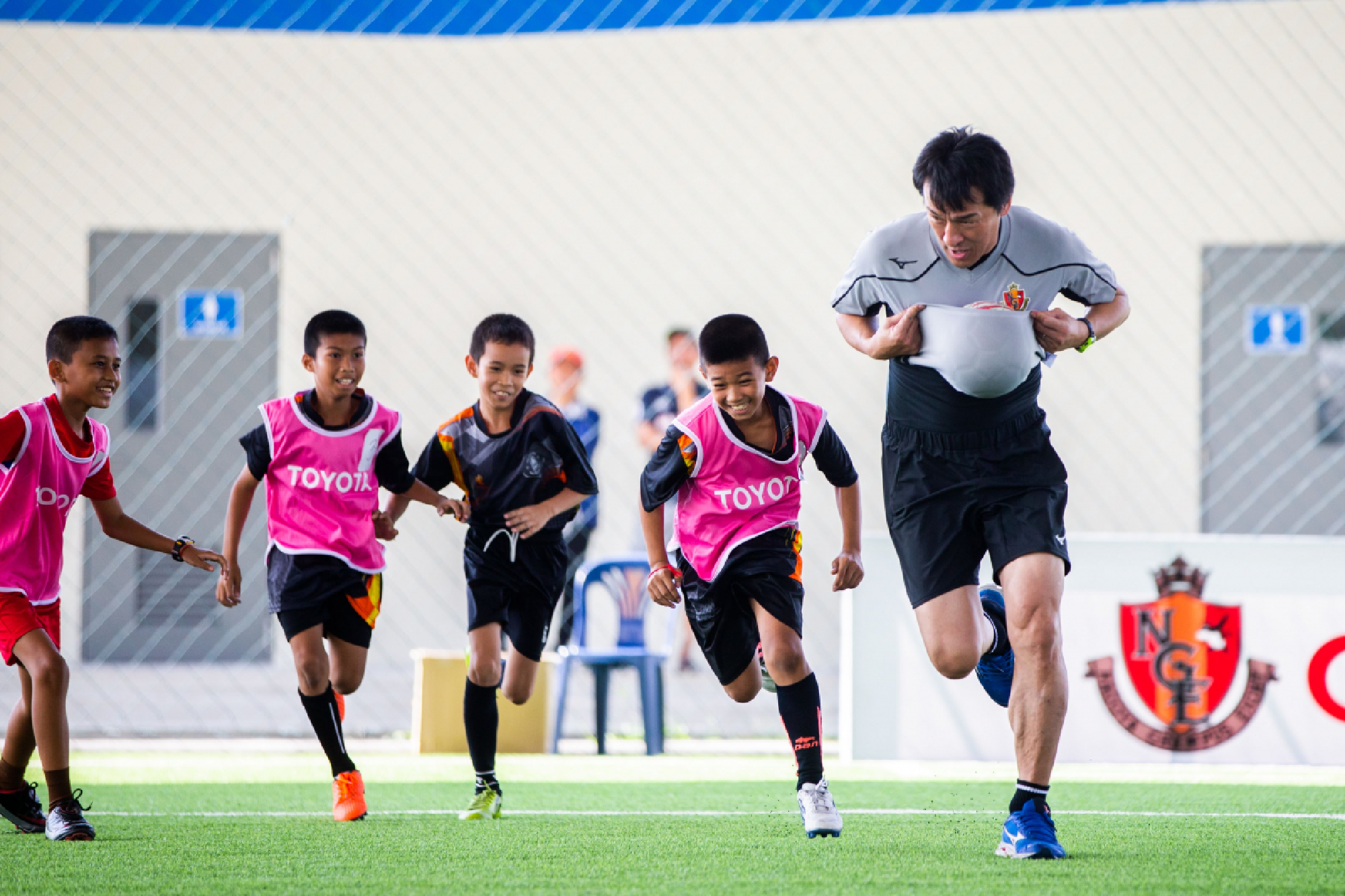 Nagoya conducts football clinic for Chonburi youngsters 