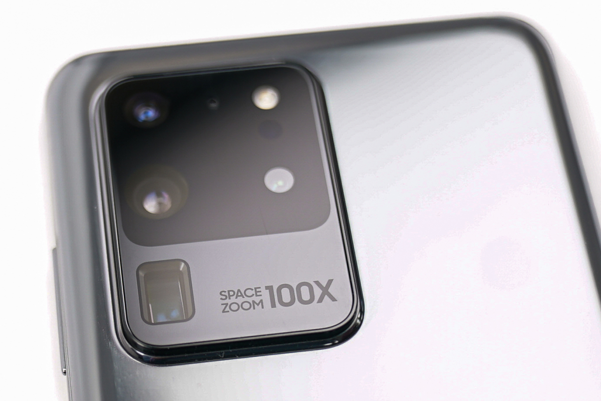 The Galaxy S20 Ultra features three back cameras, including one with an optical zoom buried sideways inside the phone. Next to them, on the right, there's also a flash and a depth sensor used to assist focus. Washington Post photo by Jonathan Baran