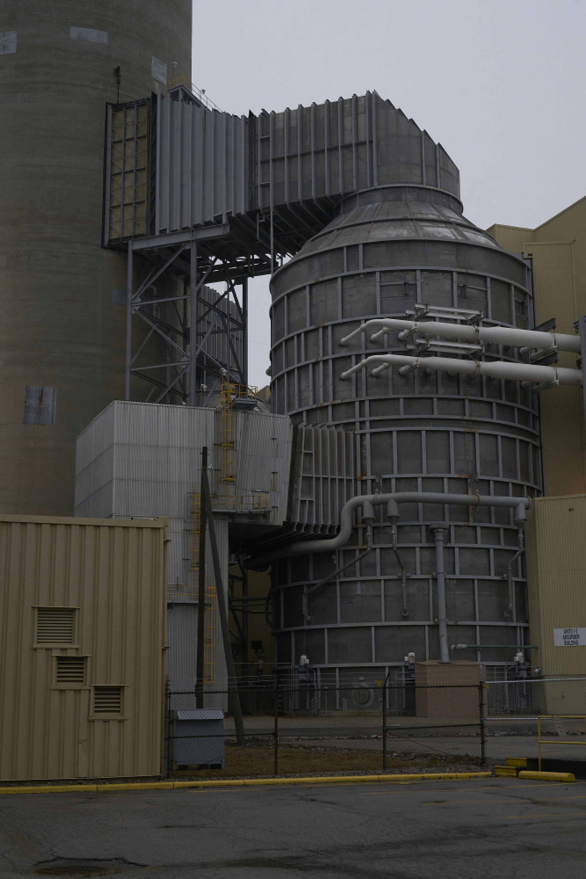 Scrubbers were installed at the John E. Amos plant as part of an effort to comply with environmental regulations. MUST CREDIT: Photo for The Washington Post by Stacy Kranitz