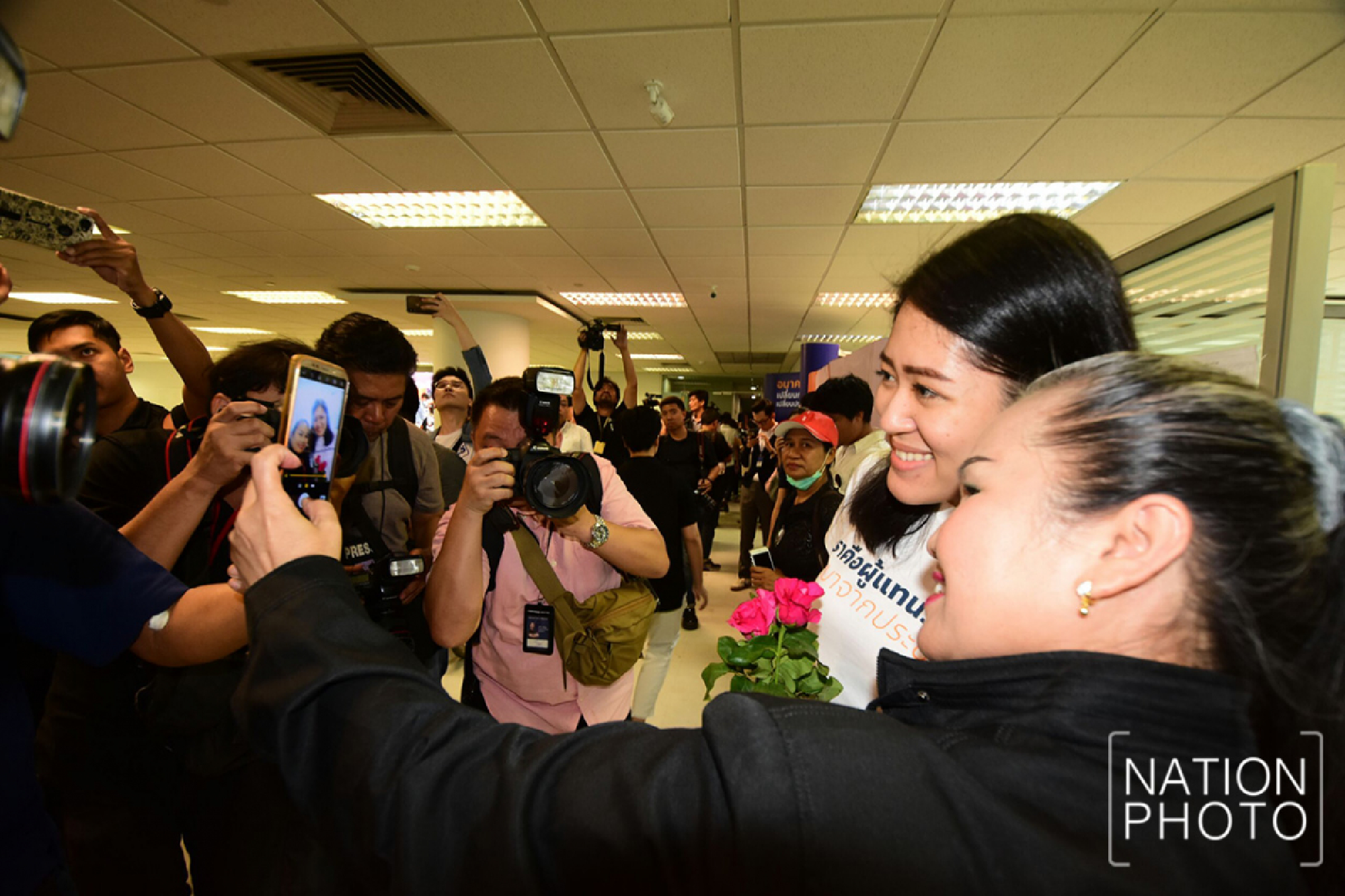 Future Forward faithful gather to watch verdict