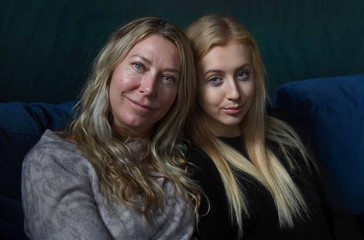 Alison Reynolds and her daughter, Tia, in Washington. MUST CREDIT: Washington Post photo by Michael S. Williamson.