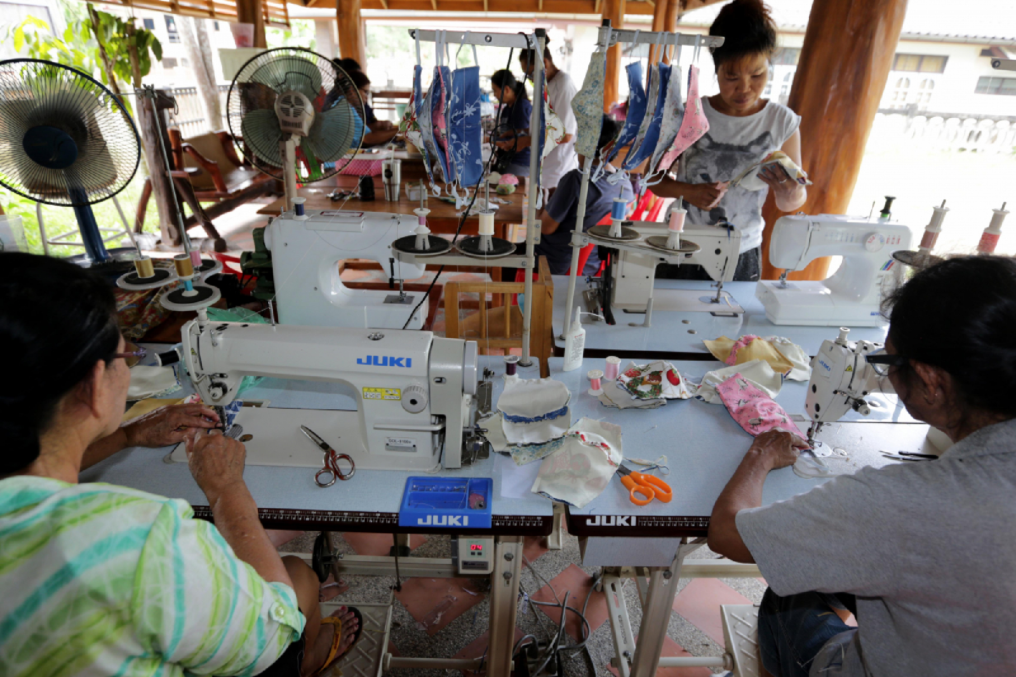 Songkhla housewives tap demand for face masks to boost income
